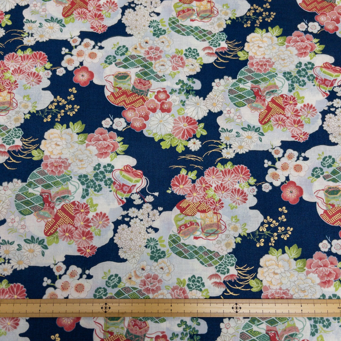 Japan | gilded japanese kaioke 燙金百花海貝桶 | cotton printed shirting 純棉