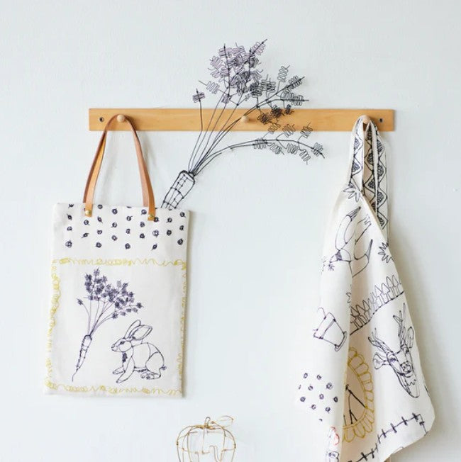 +HAyU fabric | ANIMALS | cotton linen printed canvas 棉麻 (110x98cm)