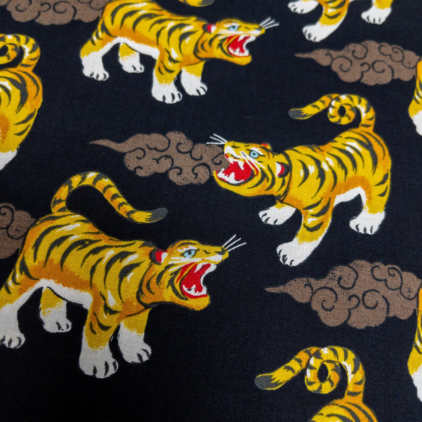 Japan | Japanese tiger 和風老虎 | cotton printed shirting 純棉