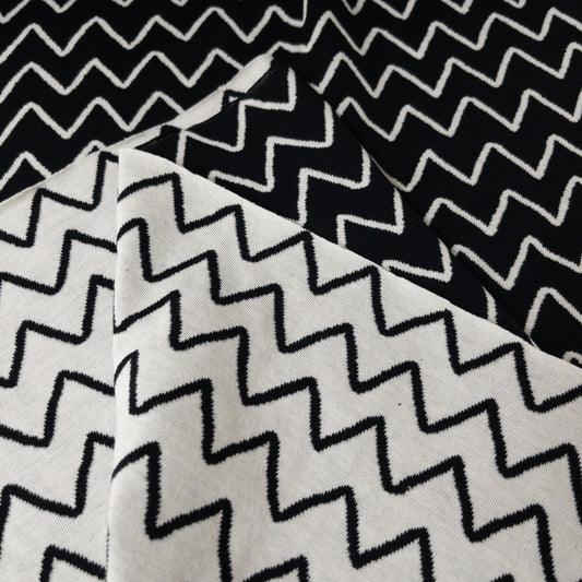 maffon | zigzag stitch black ivory 鋸齒形狀 黑+米色 | cotton jacquard knit 雙面純棉提花針織 - 160cm