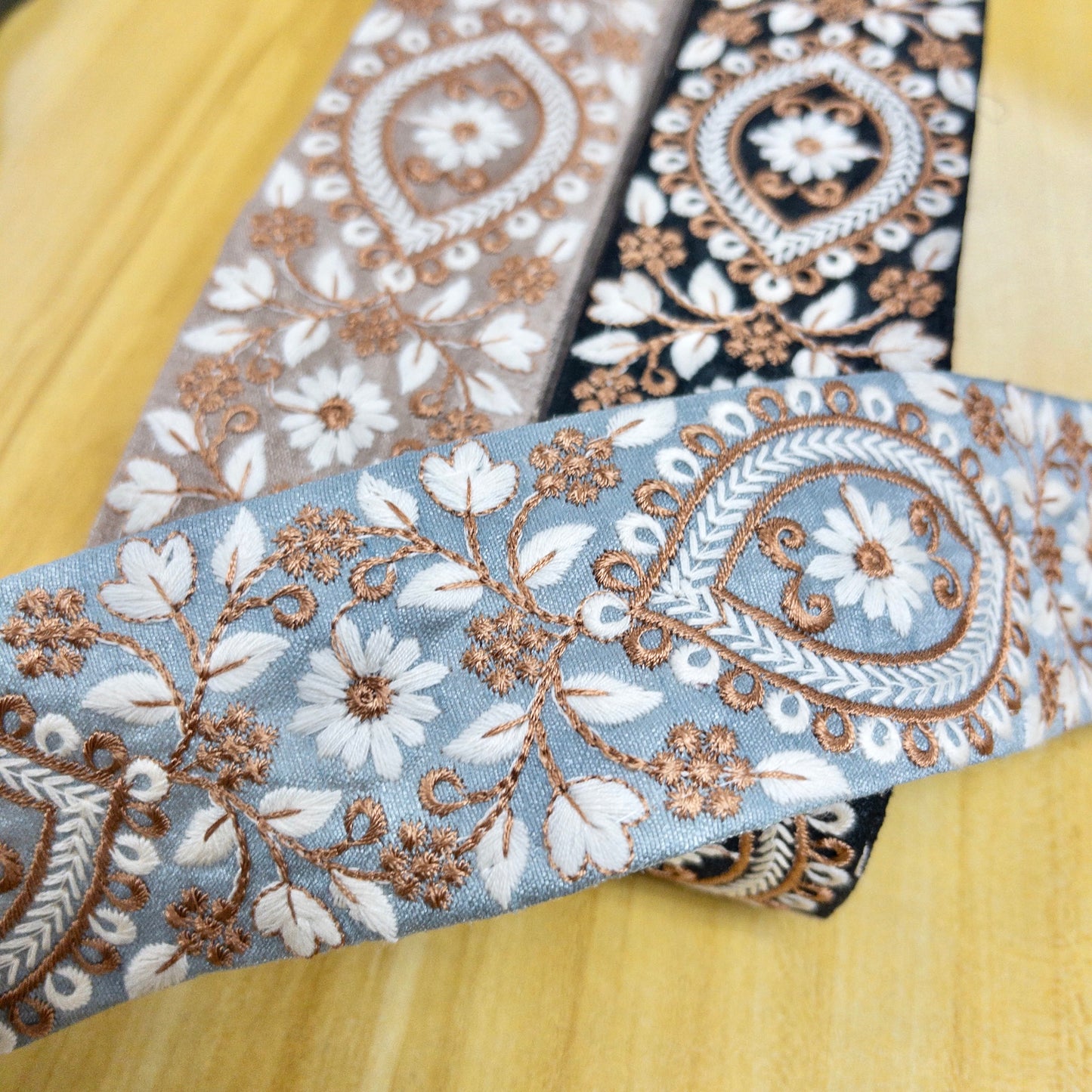 embroidery webbing 刺繡帶 | saree border 啡白花邊框 5cm