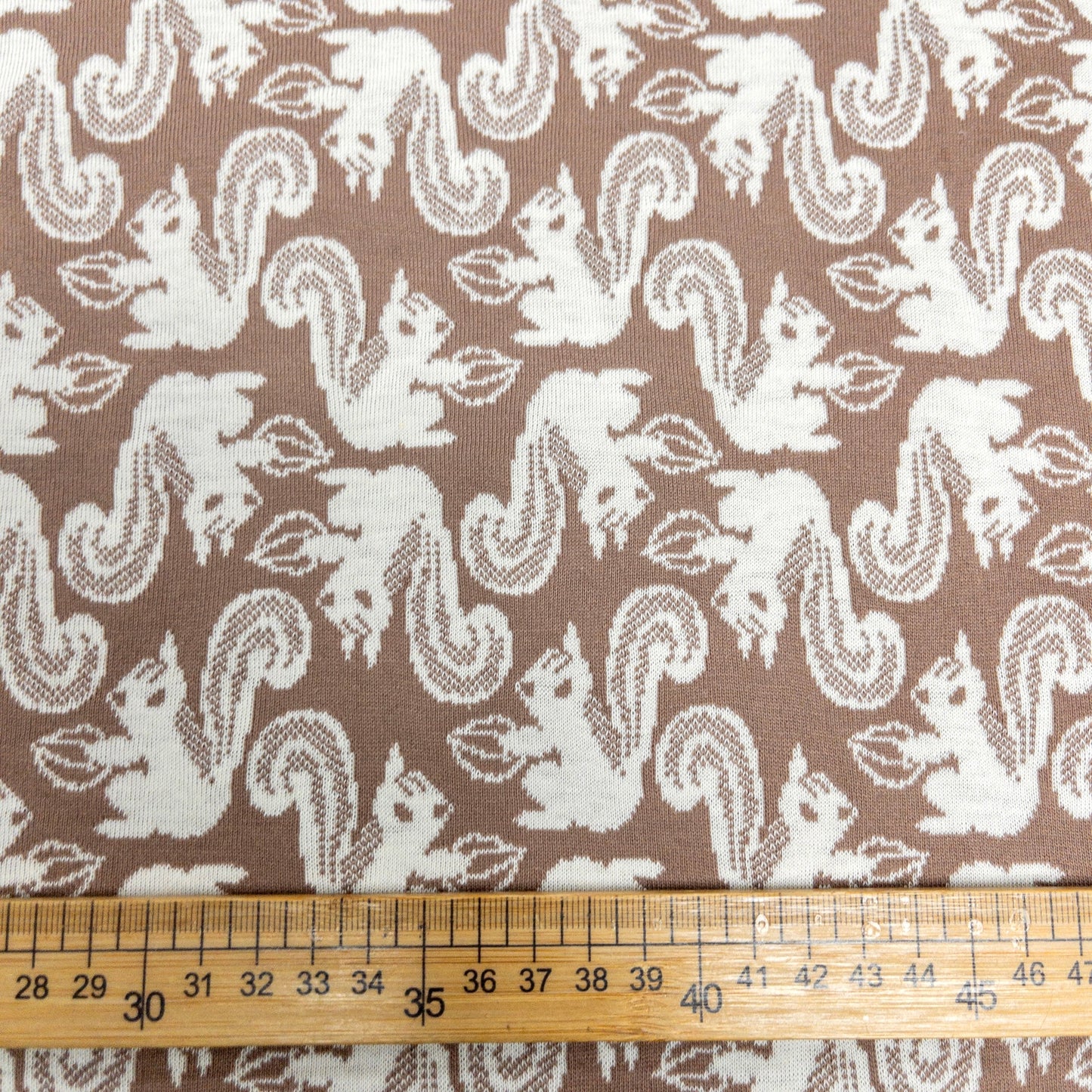 maffon | squirrel cocoa ivory 松鼠 啡+米色 | cotton jacquard knit 雙面純棉提花針織 - 160cm