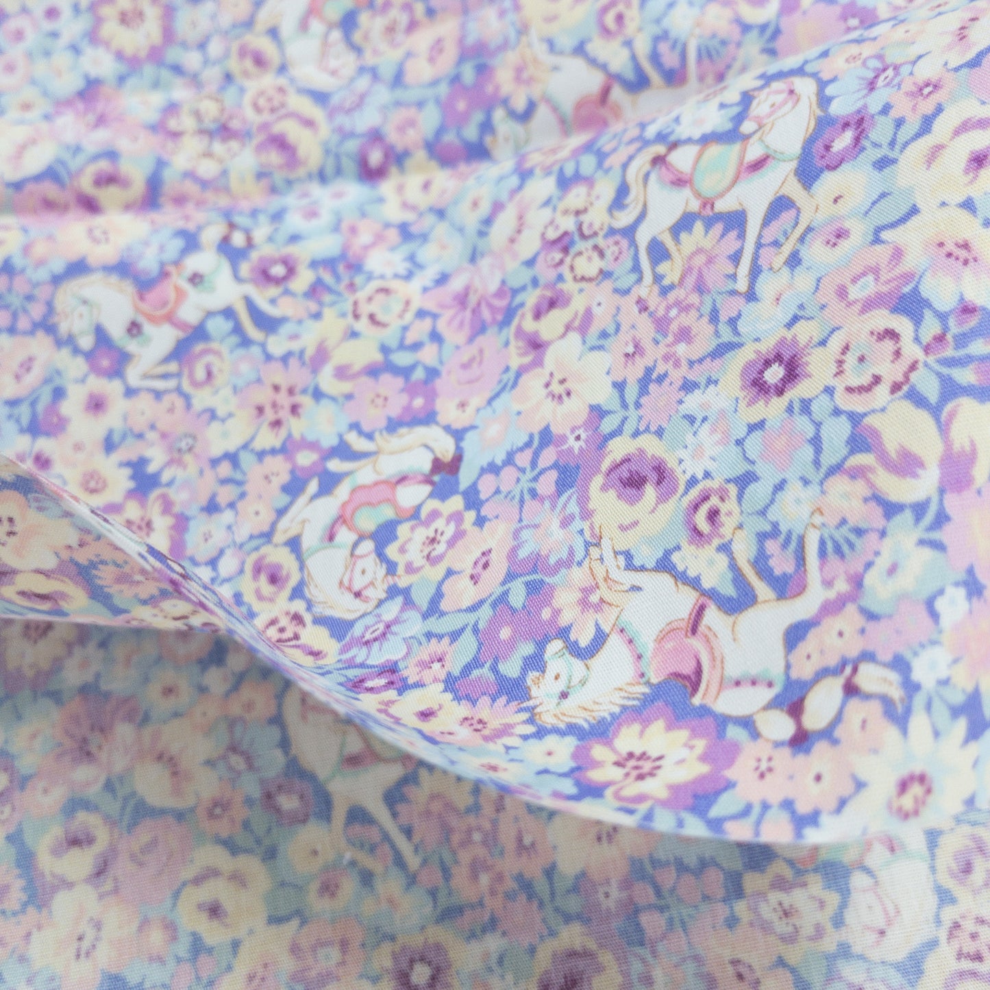 Japan | unicorns and flowers 獨角獸花海 | cotton printed broad 純棉