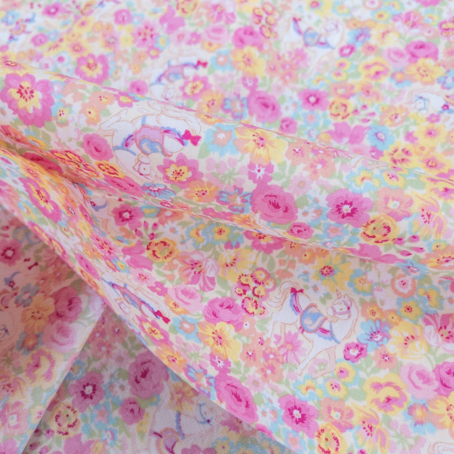 Japan | unicorns and flowers 獨角獸花海 | cotton printed broad 純棉