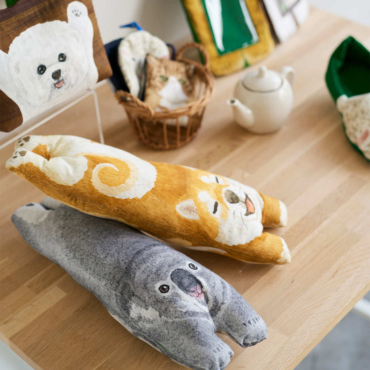 kokka home deco mini - 貓狗躺在地板上 | cotton printed sheeting 純棉