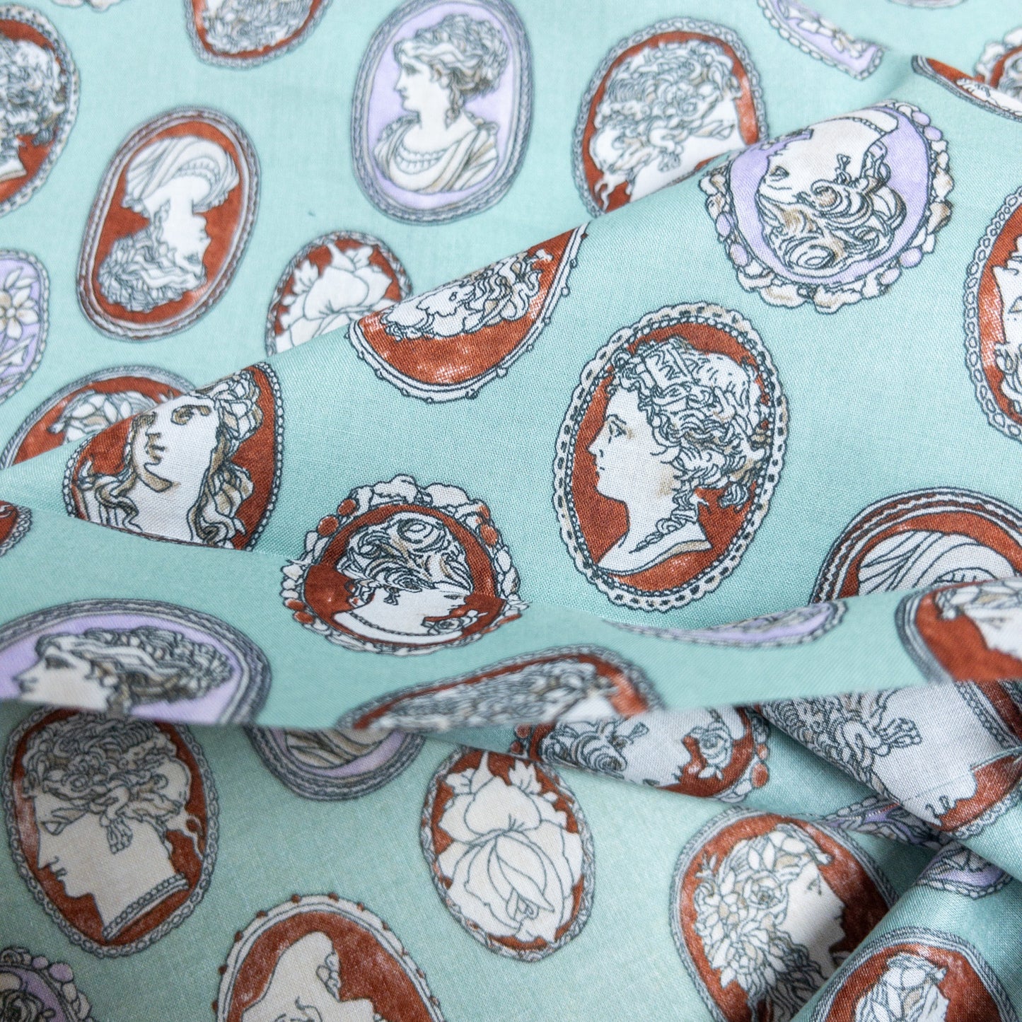 Japan | portrait sculpture 雕塑畫像 | cotton printed shirting 60s 純棉60支