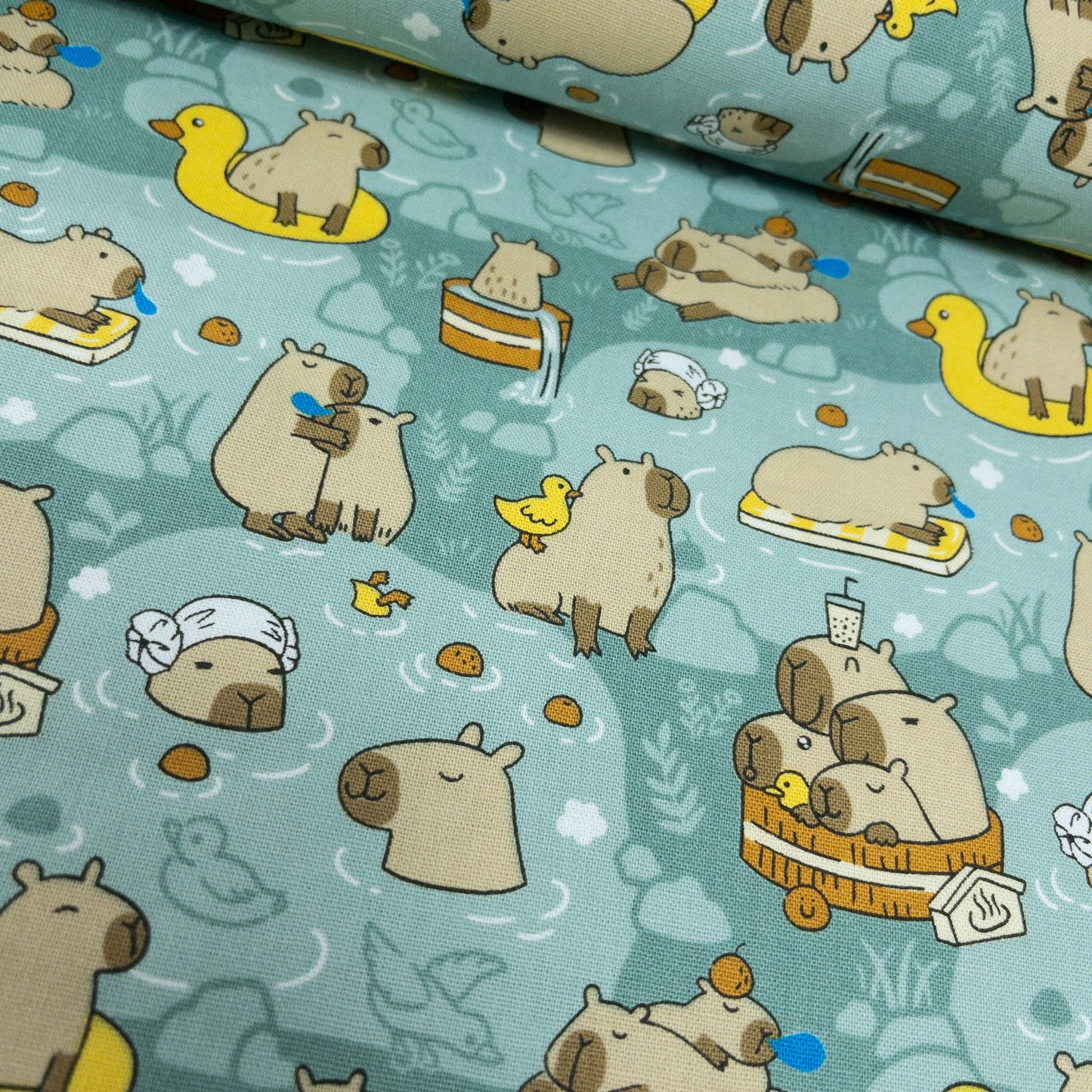 Taiwan | 水豚温泉 capybara | cotton printed oxford 純棉