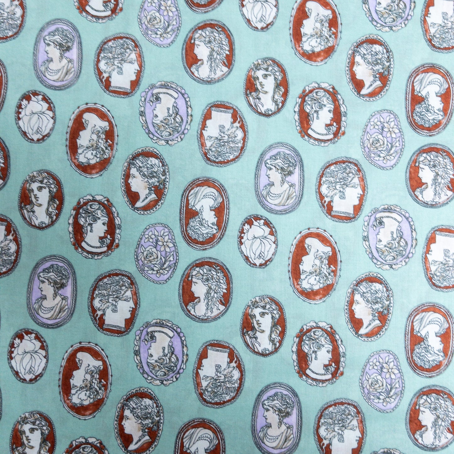 Japan | portrait sculpture 雕塑畫像 | cotton printed shirting 60s 純棉60支