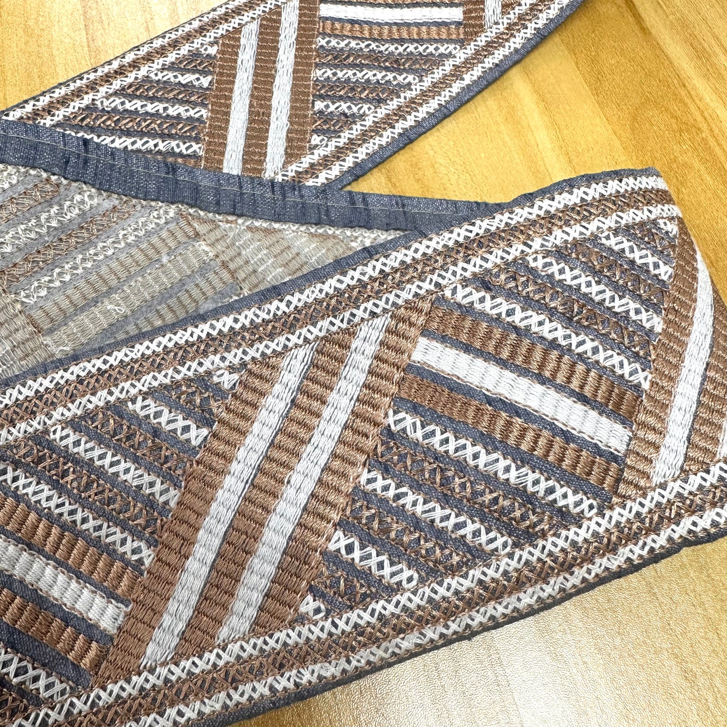 embroidery webbing 刺繡帶 | white brown stripes 白啡斜間 7.5cm