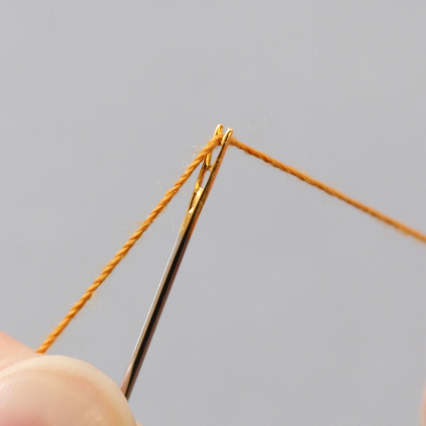 Kawaguchi magic hand sewing needle 簡易穿線魔法手縫針 - 2pcs