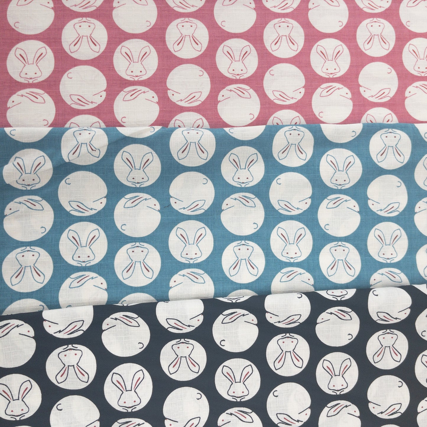 Japan | round rabbit 圓形白兔 | cotton shantung 竹節棉