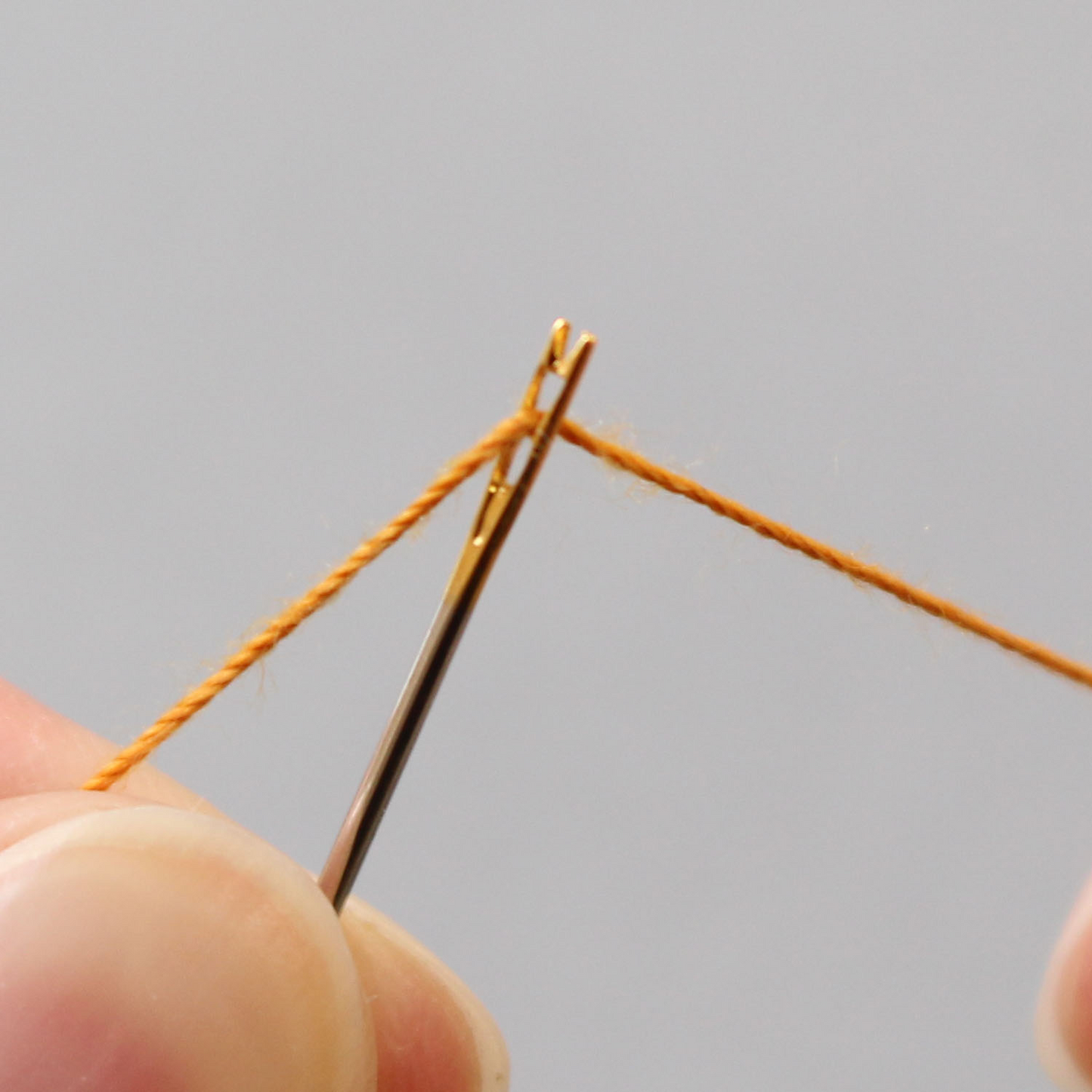 Kawaguchi magic hand sewing needle 簡易穿線魔法手縫針 - 2pcs
