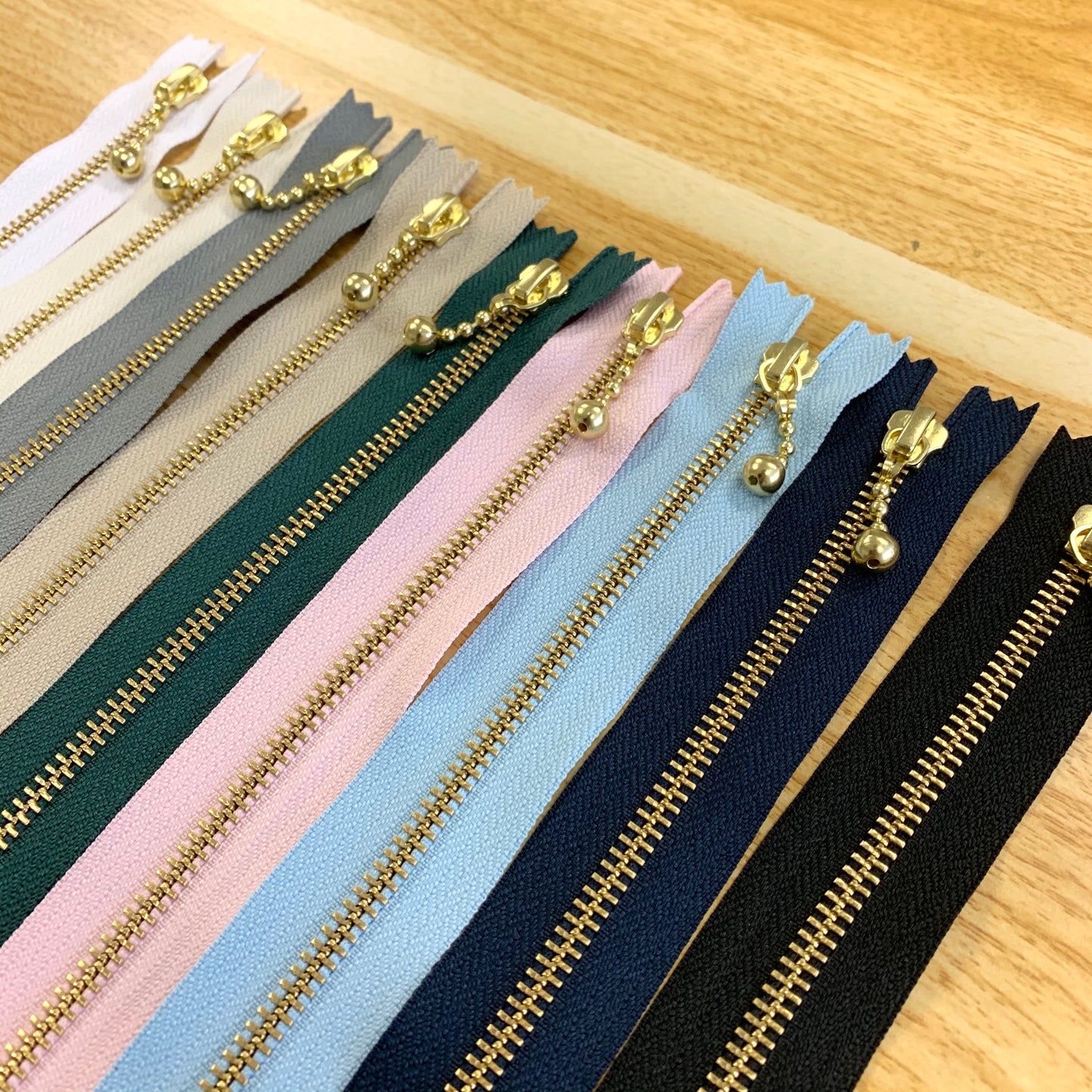 YKK 金銅牙金屬5號拉鍊 20cm - 珠鏈頭