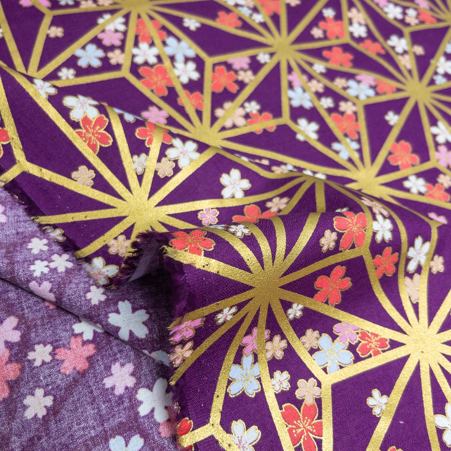 Japan | japanese hot stamping flower pattern 燙金粗線麻之葉櫻花 | cotton printed poplin 竹節純棉
