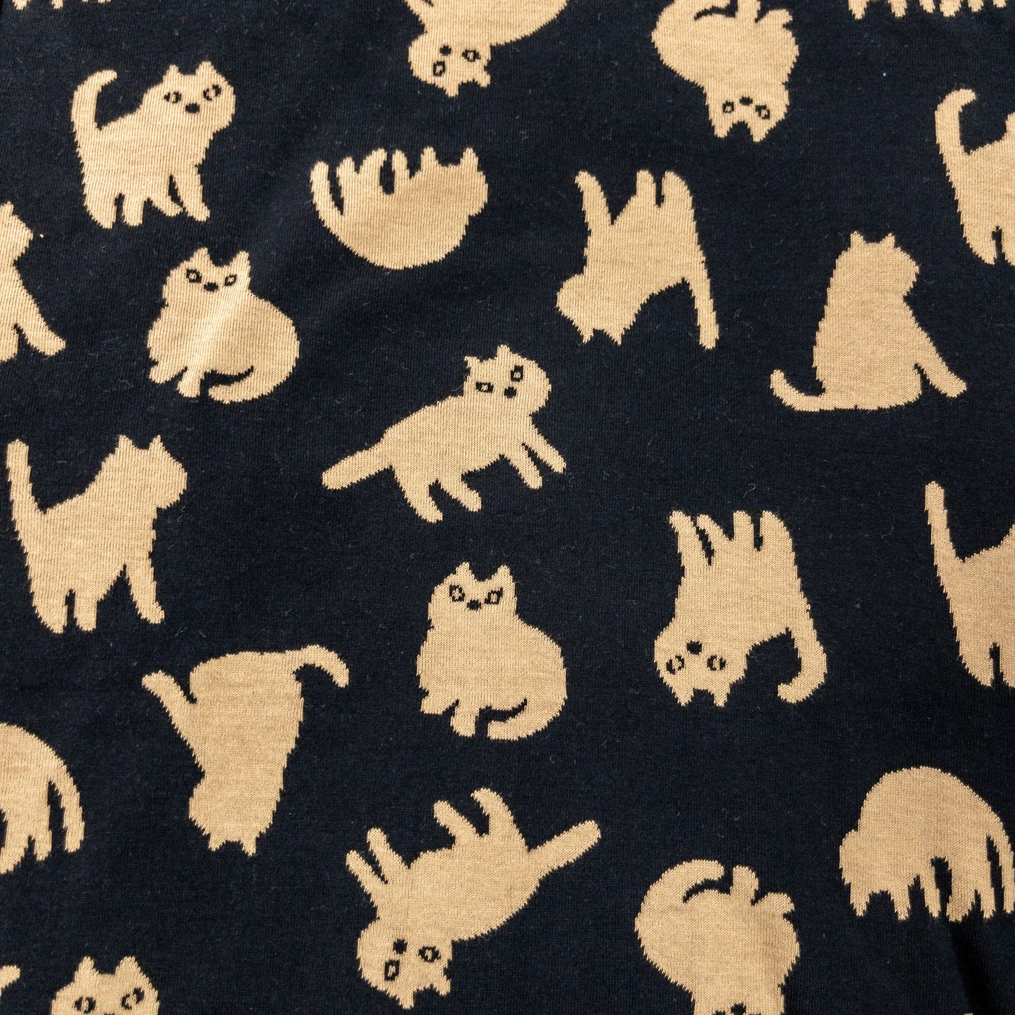 maffon | chubby cat black khahi 胖貓貓 黑+卡其色 | cotton jacquard knit 雙面純棉提花針織 - 160cm