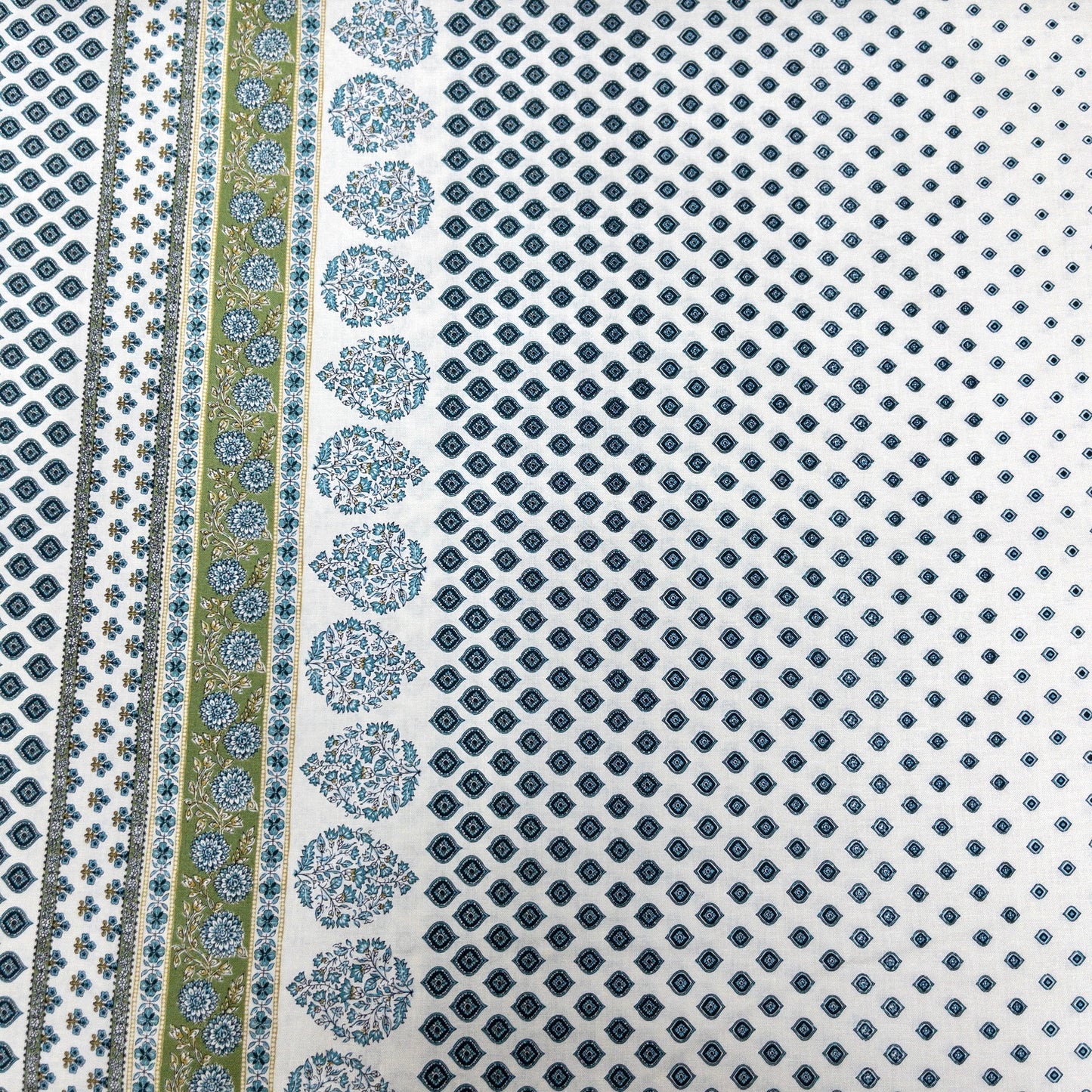 Japan | Ethnic pattern ethnic pattern 民族花圖案 - 花紋 | cotton printed sheeting 純棉