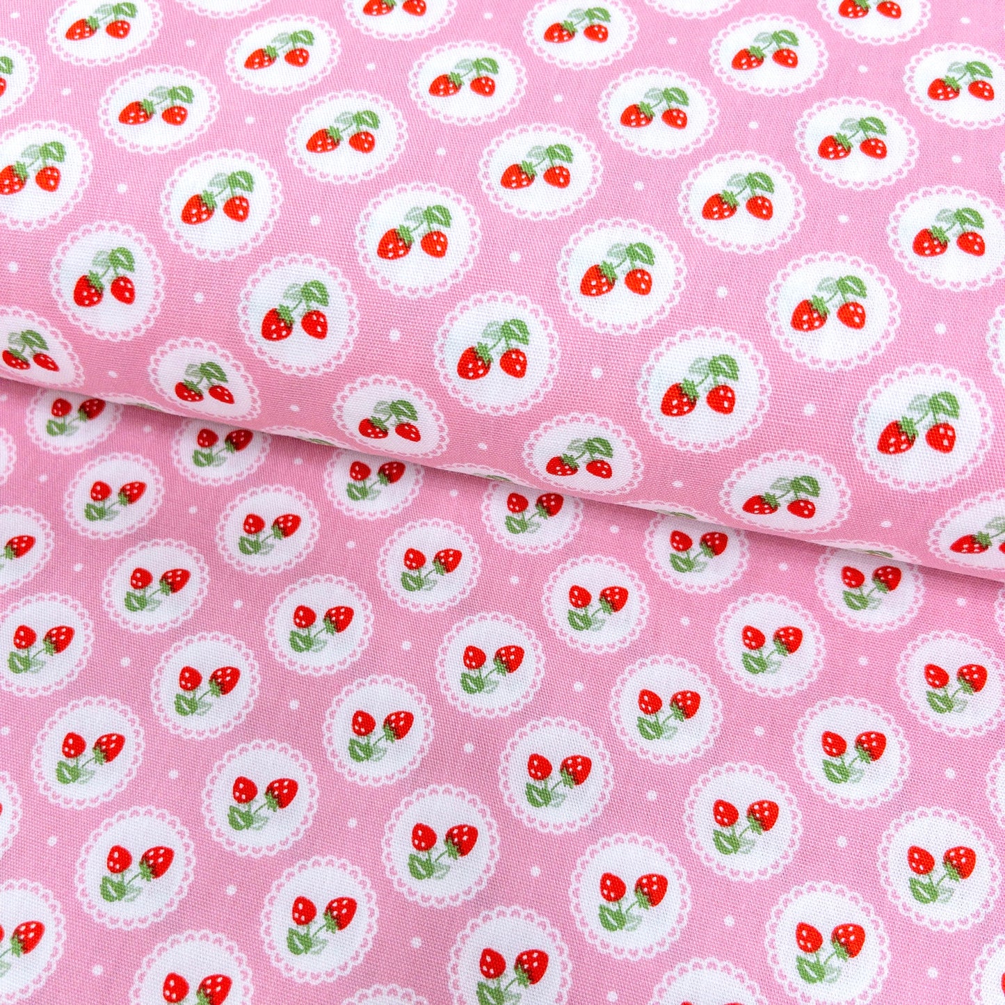 Japan | strawberry 草莓圓點 | cotton printed sheeting 純棉