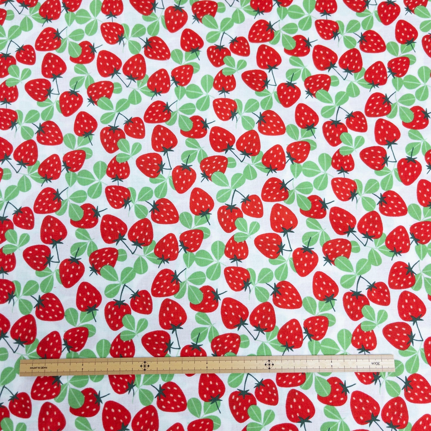 Japan | red strawberry 紅士多啤梨 | cotton printed shirting 純棉