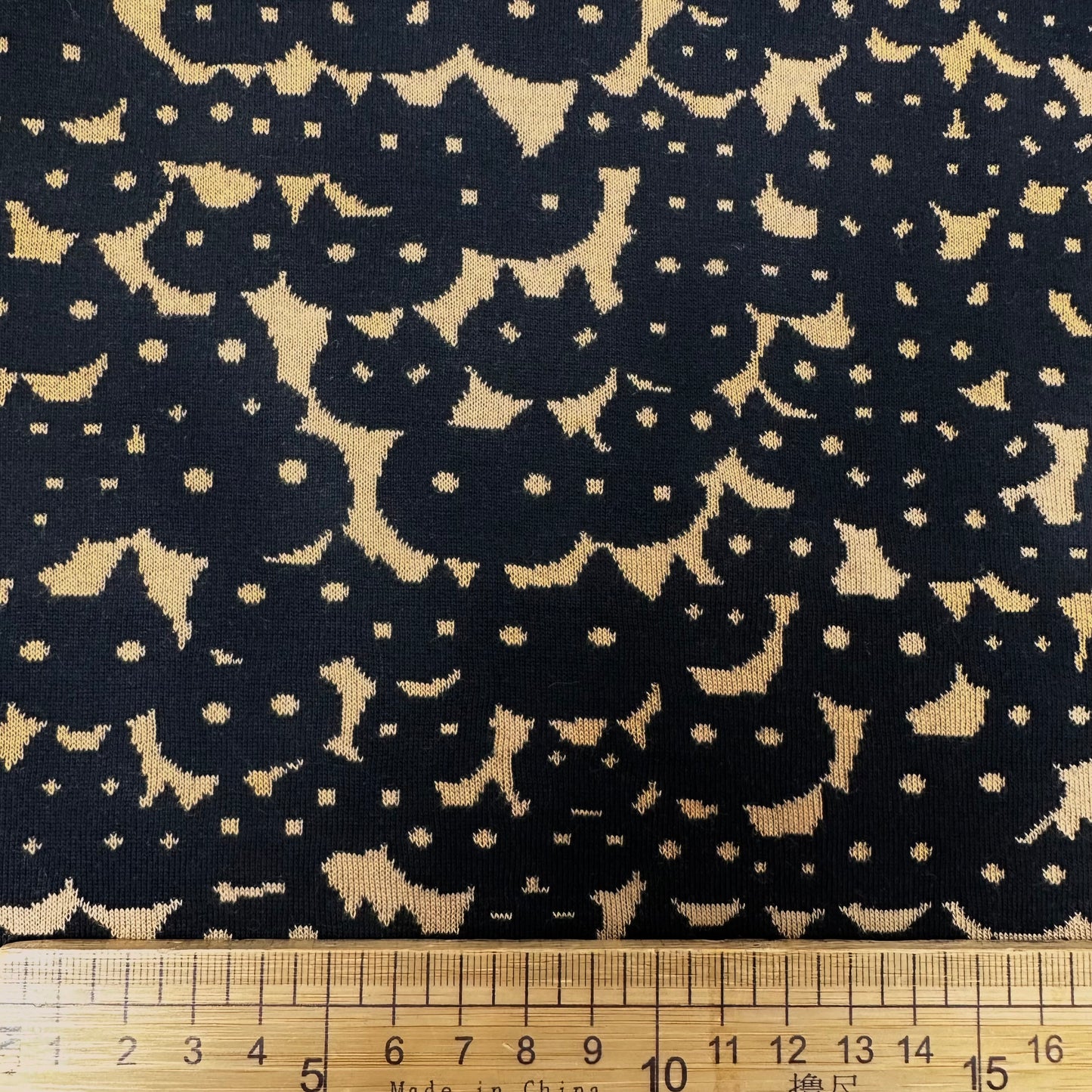 maffon | cat face black khahi 貓貓頭 黑+卡其色 | cotton jacquard knit 雙面純棉提花針織 - 160cm