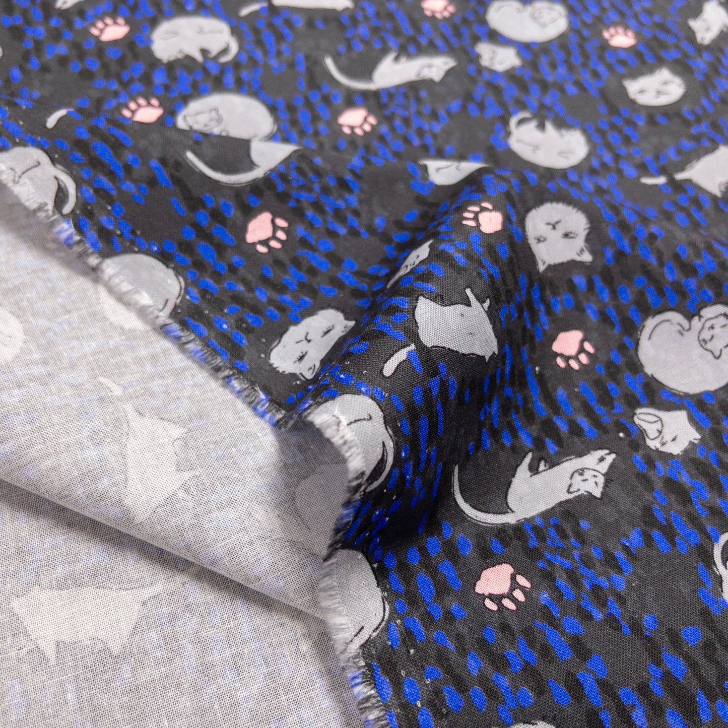 nora. | Cats in Dream Dots 貓貓點點 | cotton printed sheeting 純棉