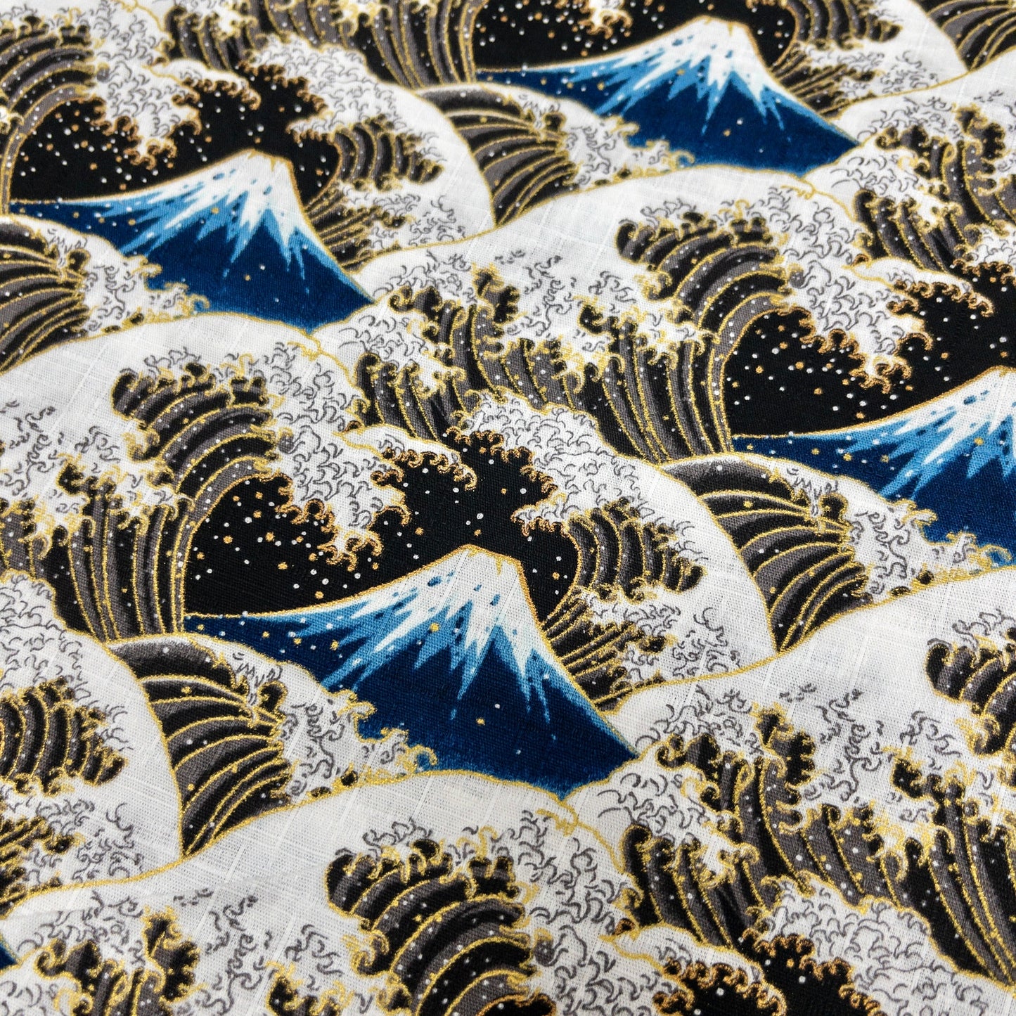 Japan | japanese bronzing fujisan the great wave off kanagawa 燙金富士山神奈川沖浪裏 | cotton shantung 竹節棉