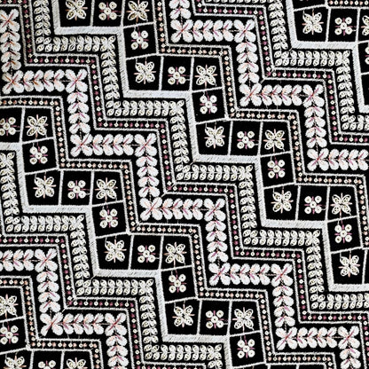 India | black ethnic embroidered fabric 黑色民族風刺繡布