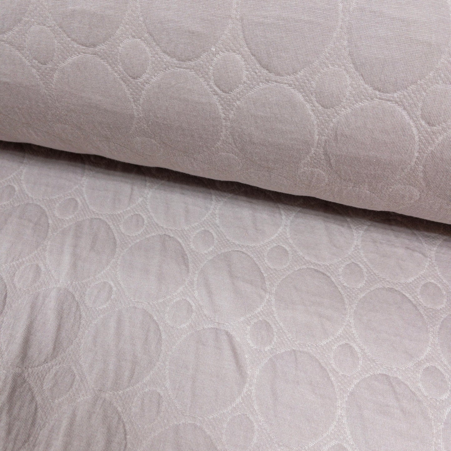 maffon | dot pattern taupe ivory 簡約圓點 啡灰+米白 | cotton quilted jacquard knit 雙面純棉提花針織夾棉 - 160cm