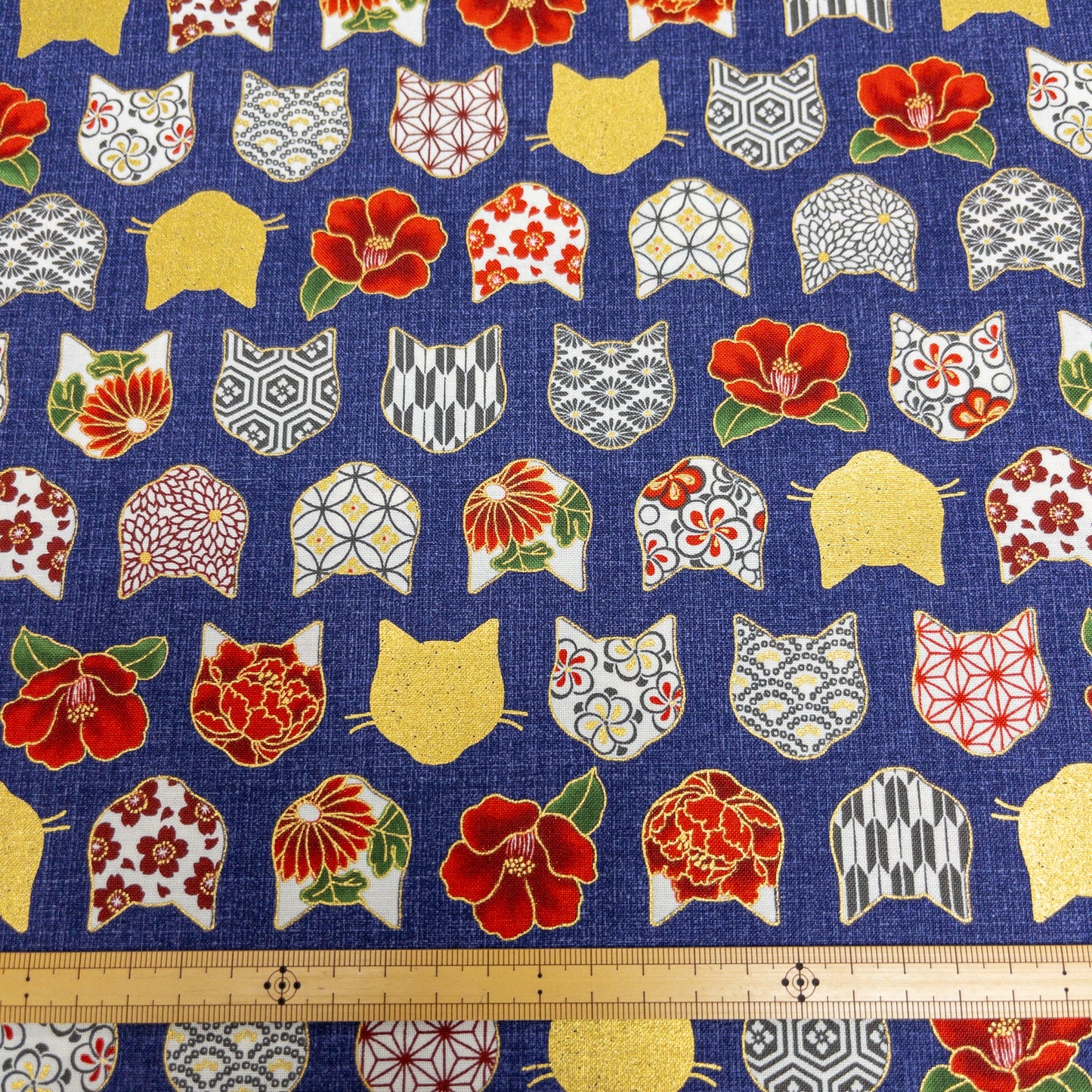 Quilt Gate | bronzing cats face japanese pattern 燙金和風圖案貓貓頭 | cotton printed sheeting 純棉