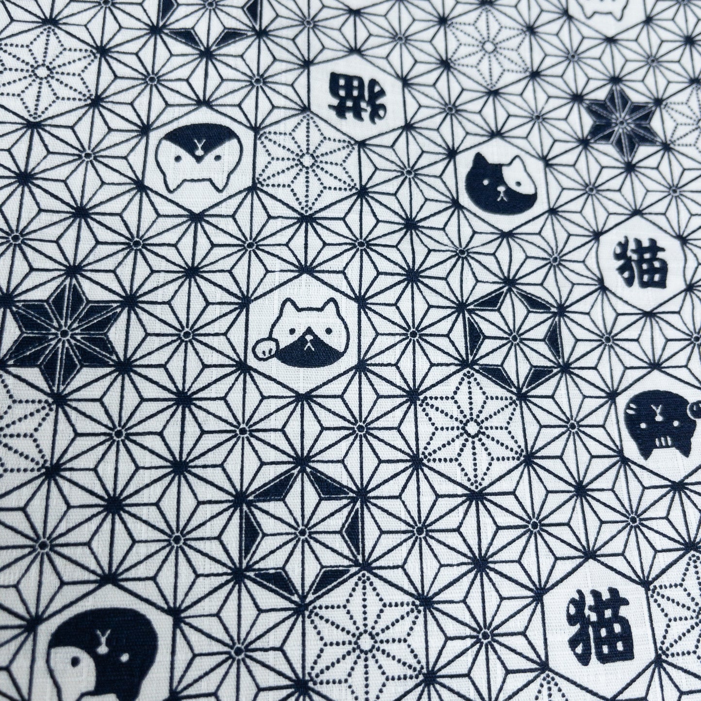 Japan | asanoha cat 麻の葉貓貓 | cotton printed dobby 竹節棉
