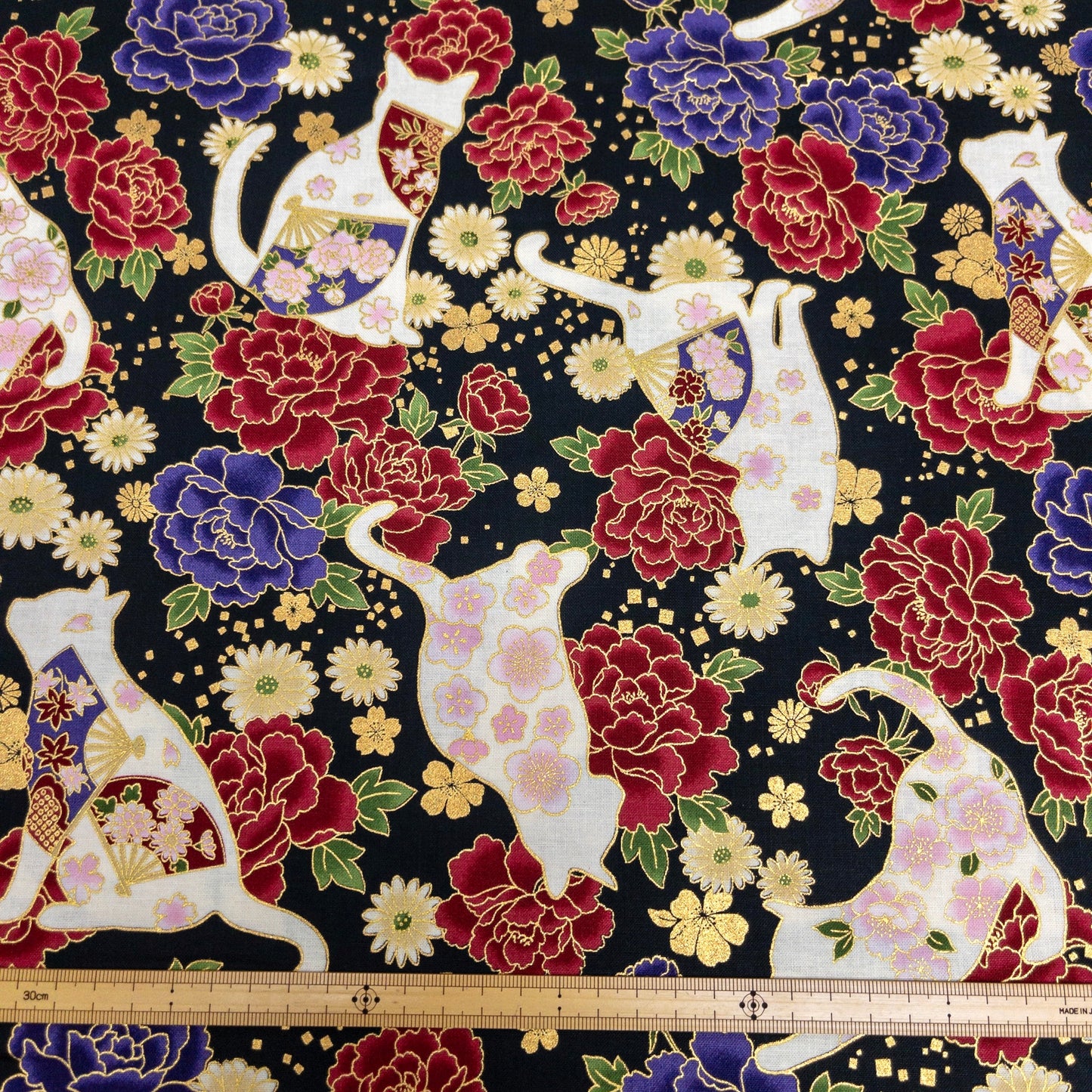 Quilt Gate | bronzing white cats floral 燙金白貓花朵 | cotton printed sheeting 純棉