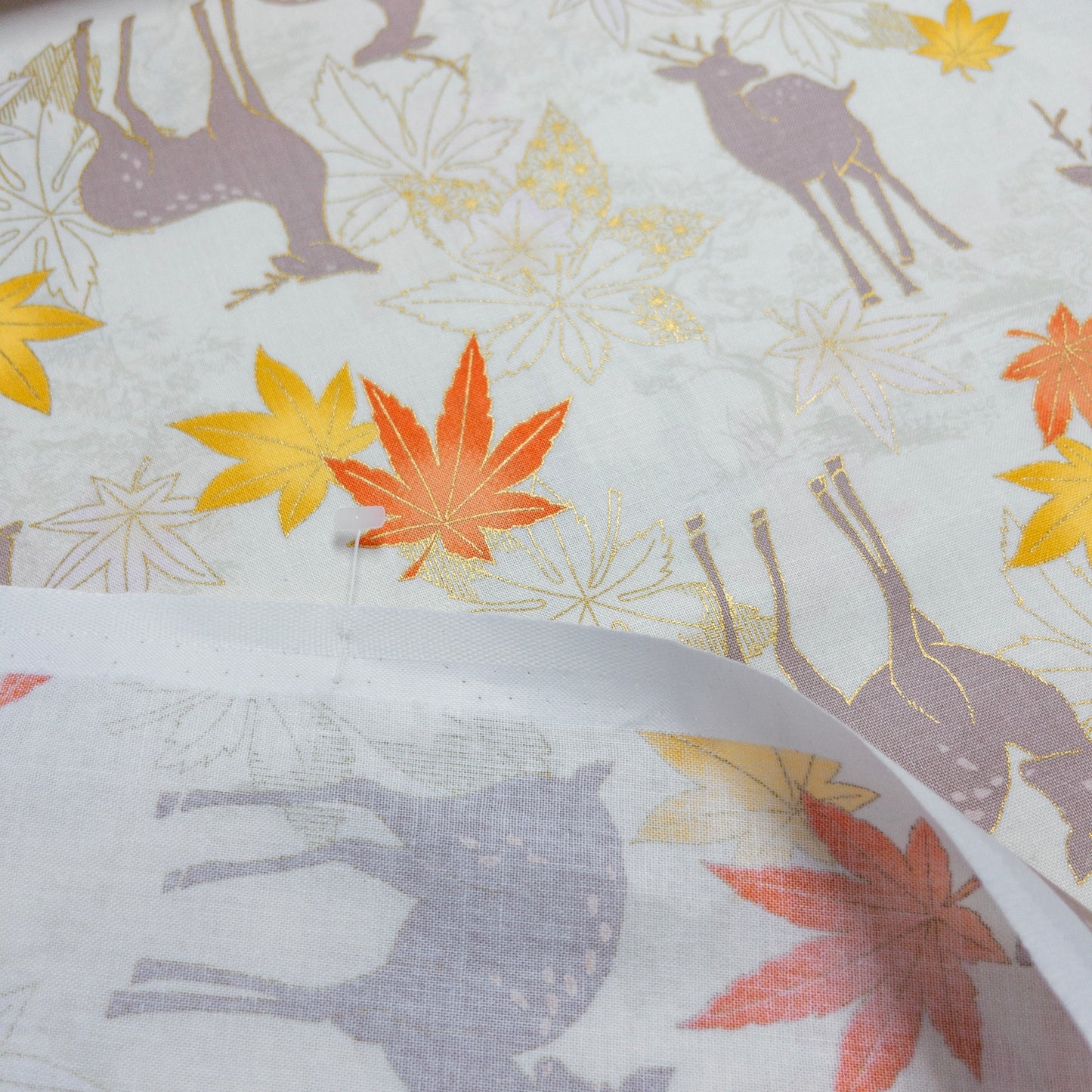 Quilt Gate | bronzing sika deer and maple leaf 燙金楓葉梅花鹿 | cotton printed sheeting 純棉