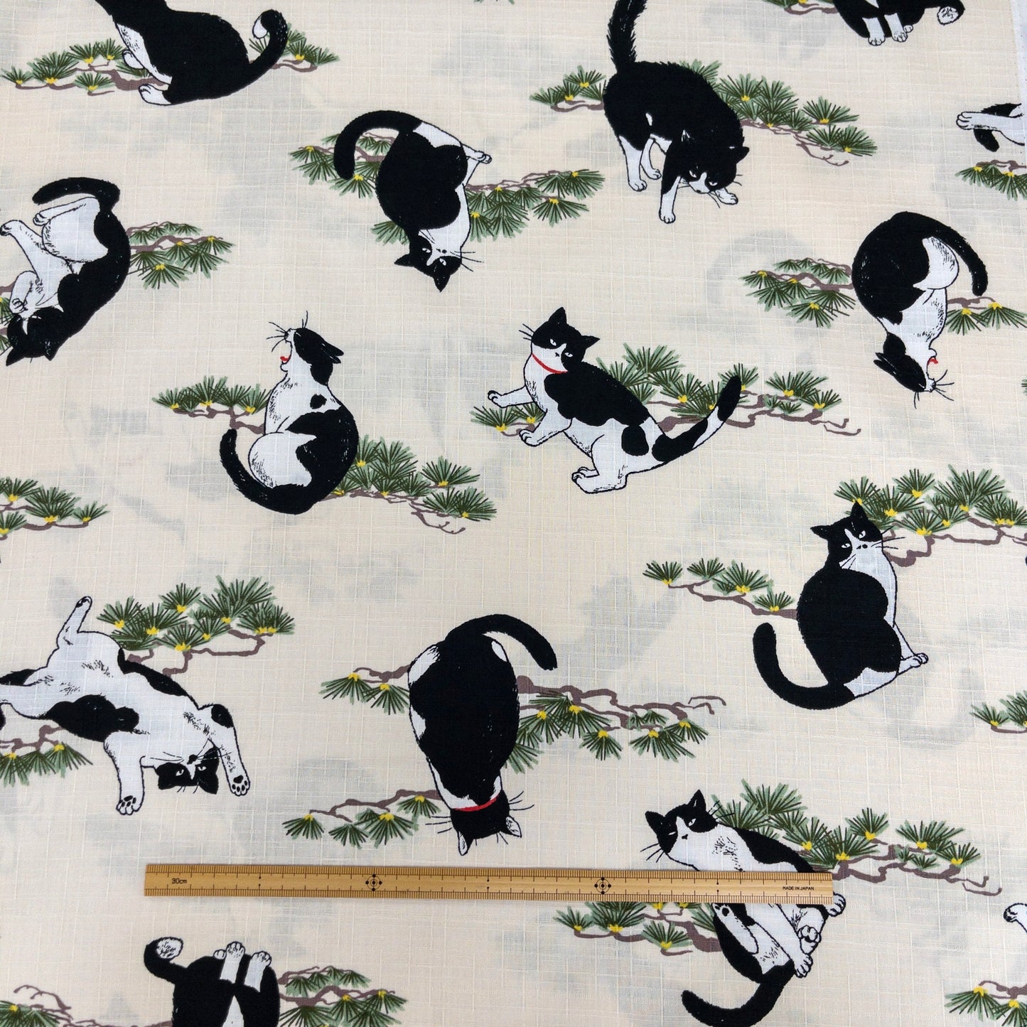 Japan | japanese pine tree black cat 和風小松樹黑貓 | cotton printed poplin 竹節棉