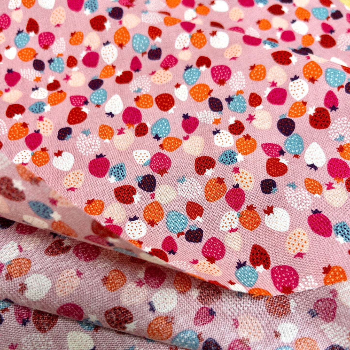 Japan | mini strawberry 小草莓 | cotton printed shirting 純棉