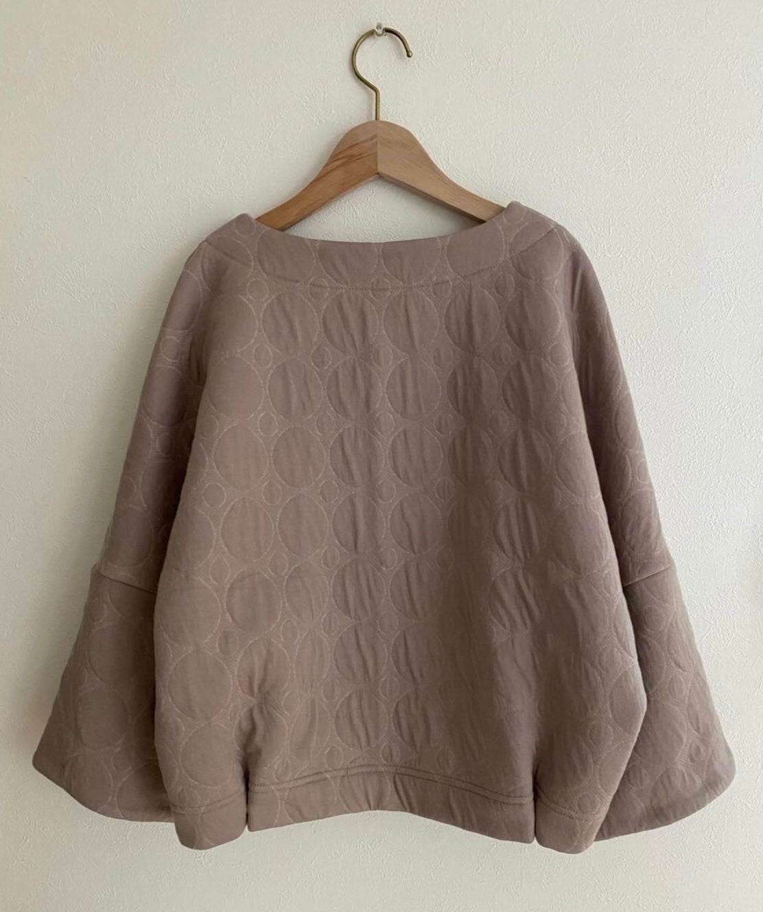 maffon | dot pattern taupe ivory 簡約圓點 啡灰+米白 | cotton quilted jacquard knit 雙面純棉提花針織夾棉 - 160cm