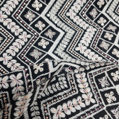 India | black ethnic embroidered fabric 黑色民族風刺繡布