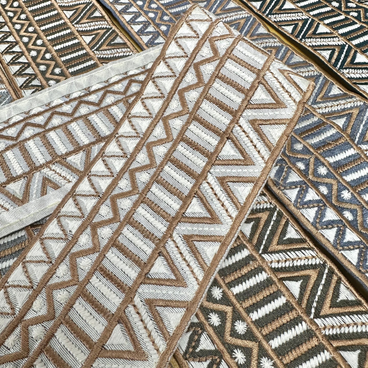 embroidery webbing 刺繡帶 | diagonal straight pattern 闊款斜直紋 7.5cm