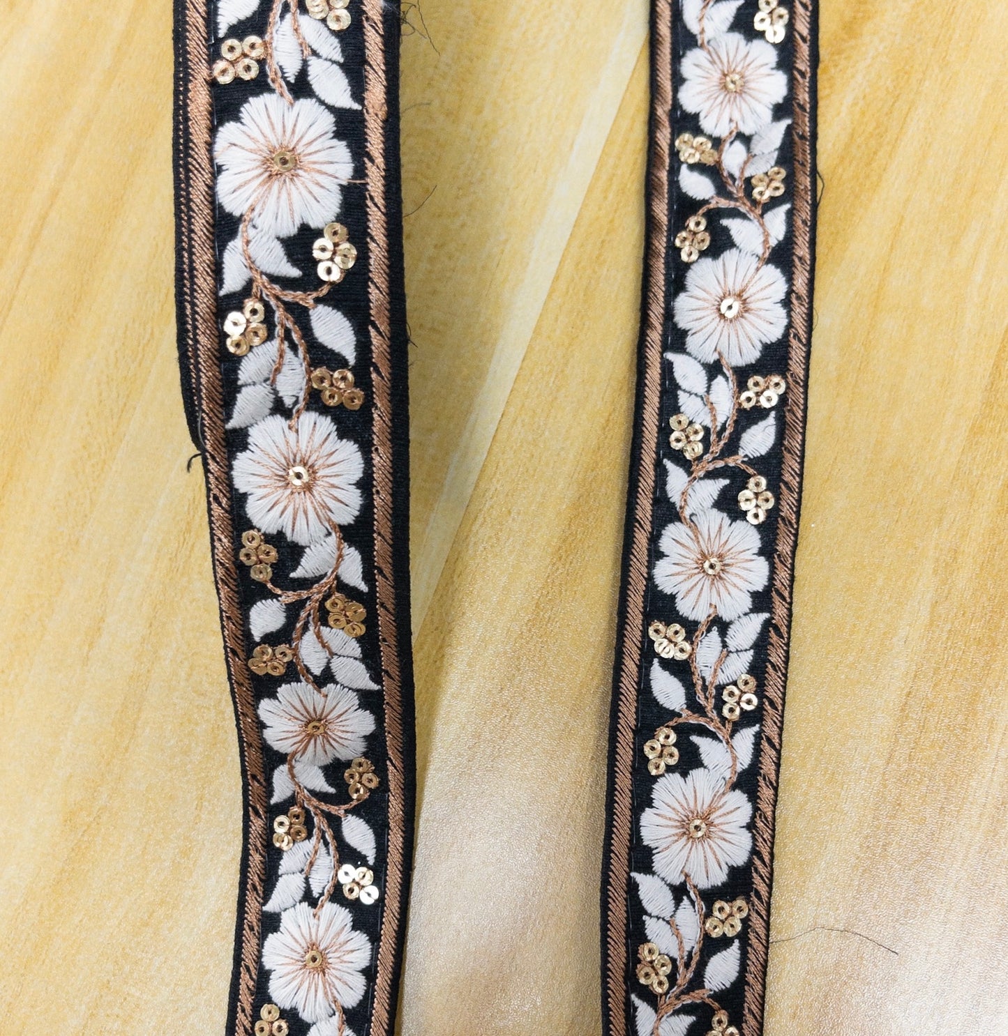 embroidery webbing 刺繡帶 | white thread floral 白線花 3cm