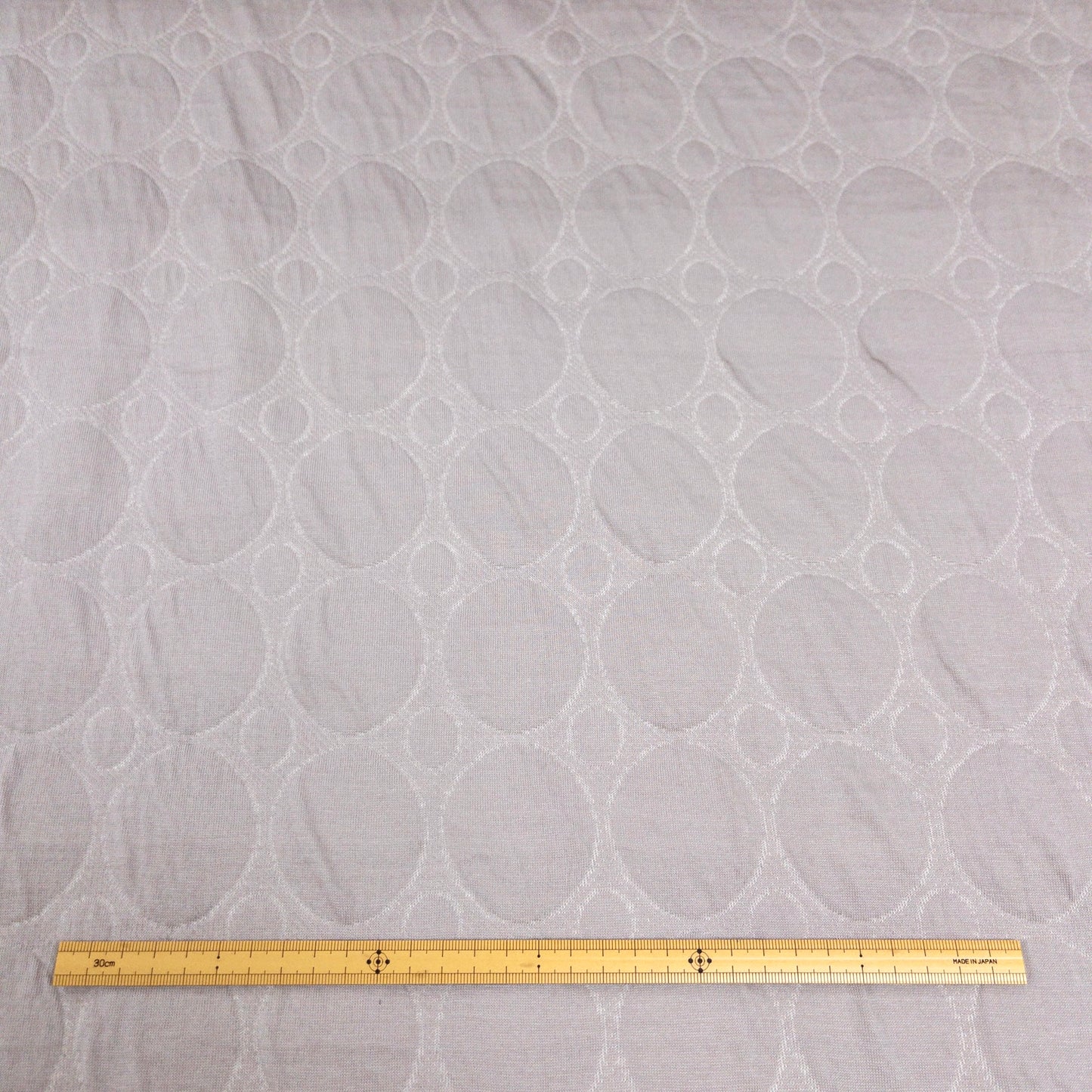 maffon | dot pattern taupe ivory 簡約圓點 啡灰+米白 | cotton quilted jacquard knit 雙面純棉提花針織夾棉 - 160cm