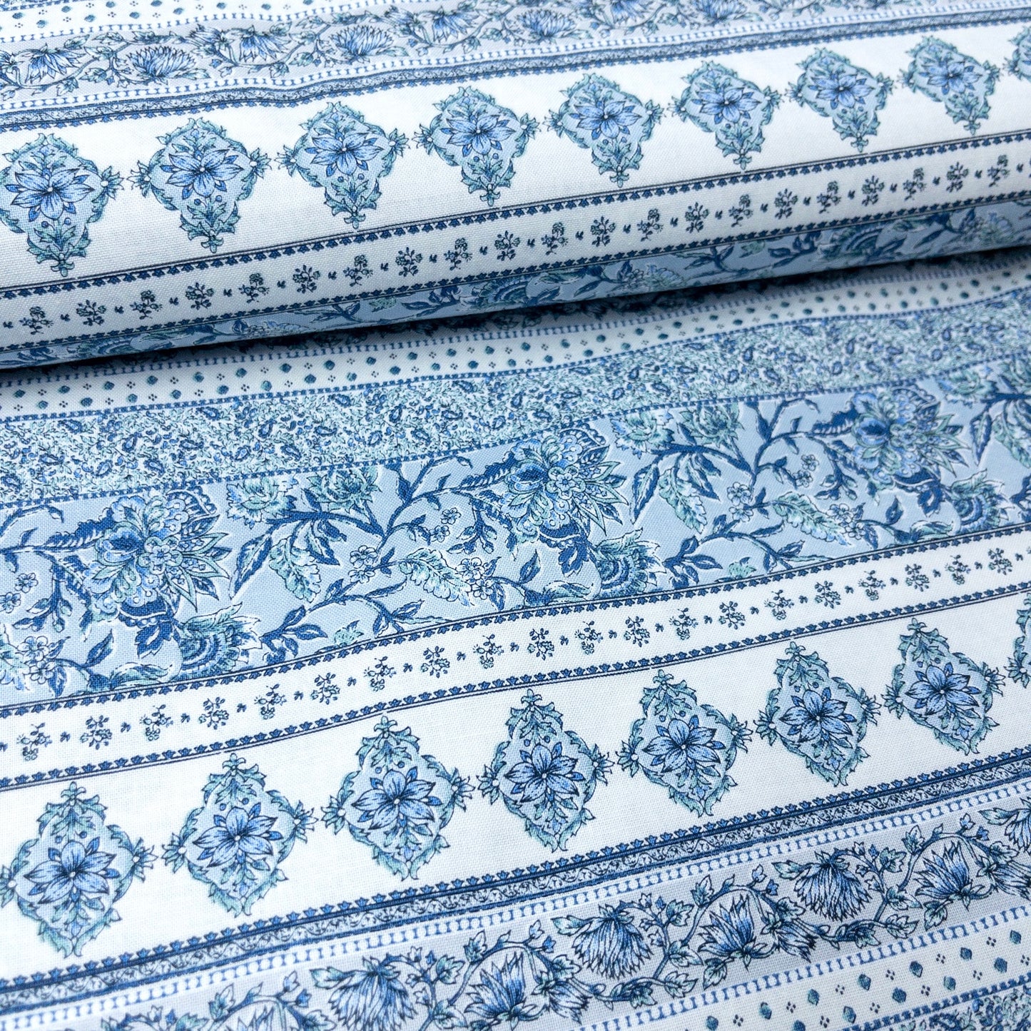 Japan | Ethnic pattern horizontal pattern 民族花圖案 - 拼橫間紋 | cotton printed sheeting 純棉