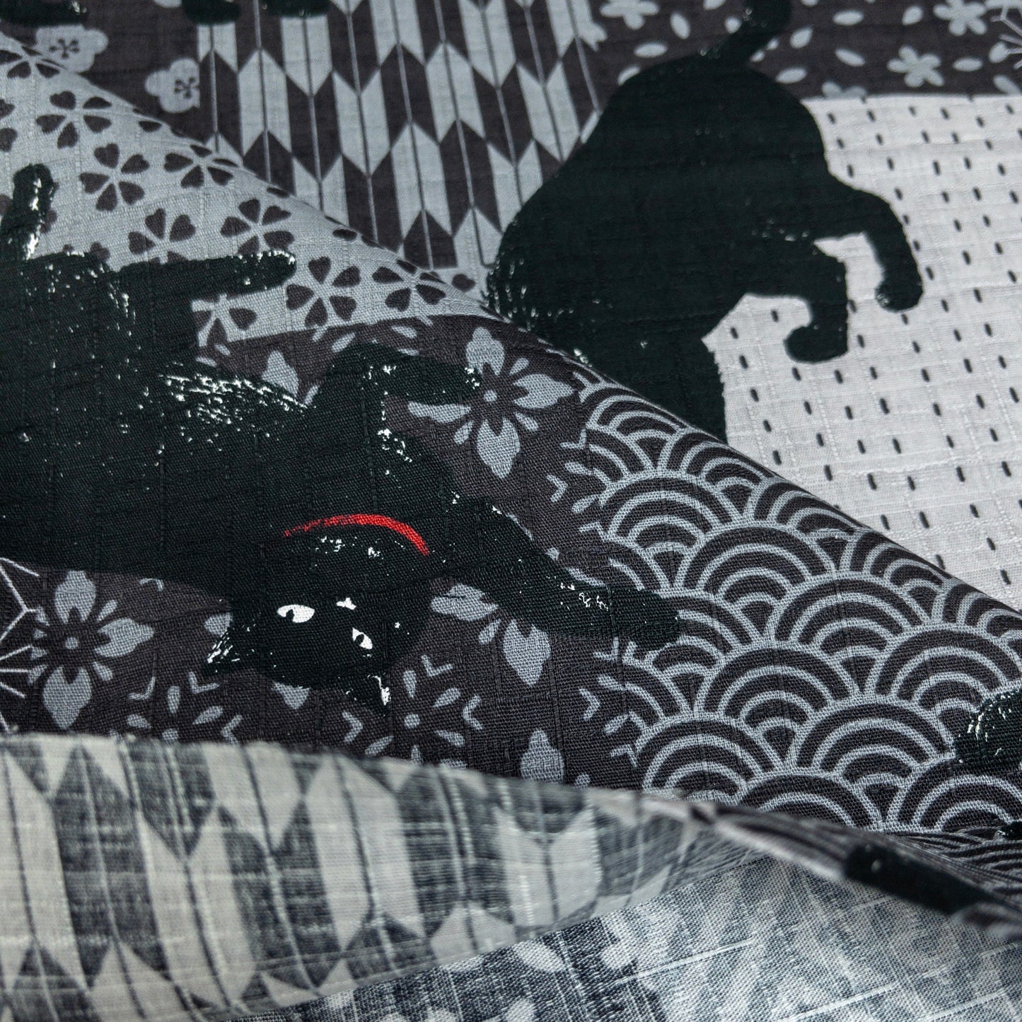 Japan | japanese pattern black cat 和風圖案拼圖黑貓 | cotton printed poplin 竹節棉