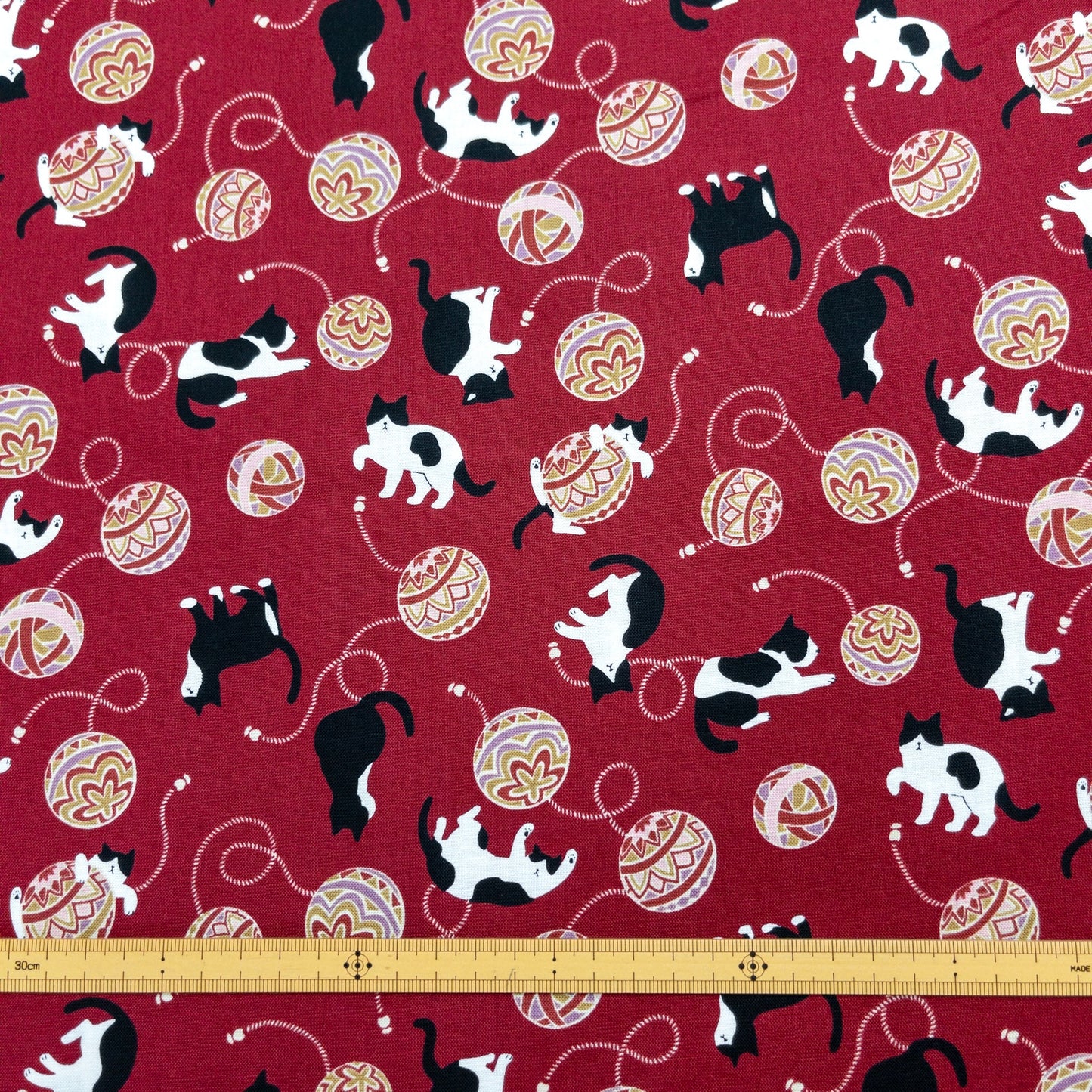 Japan | japanese playing ball's cat 和風波波球貓貓 | cotton printed sheeting 純棉