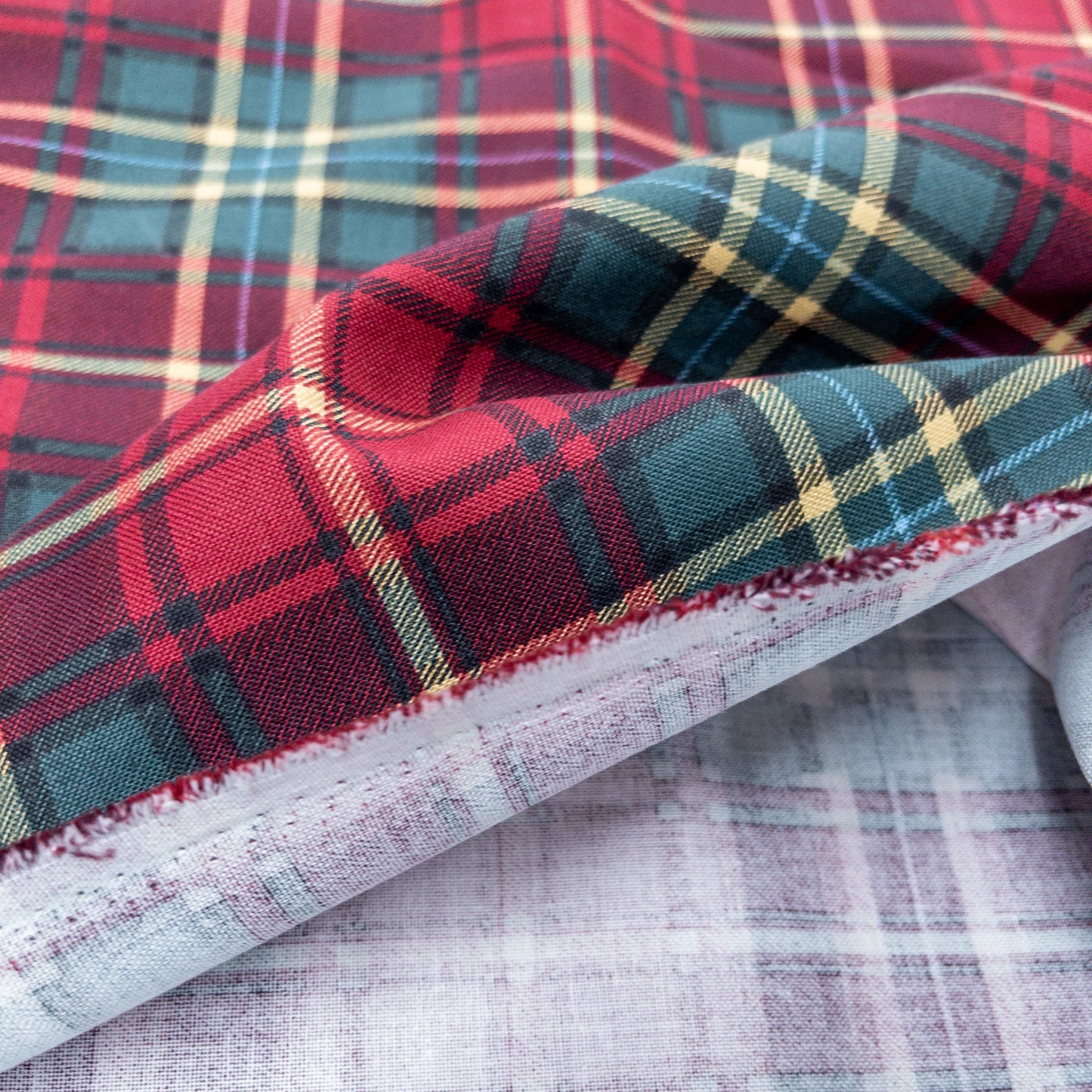 Korea | simple checkered pattern 聖誕 紅綠簡單線條格仔 格子 方格圖案 | cotton printed oxford 純棉