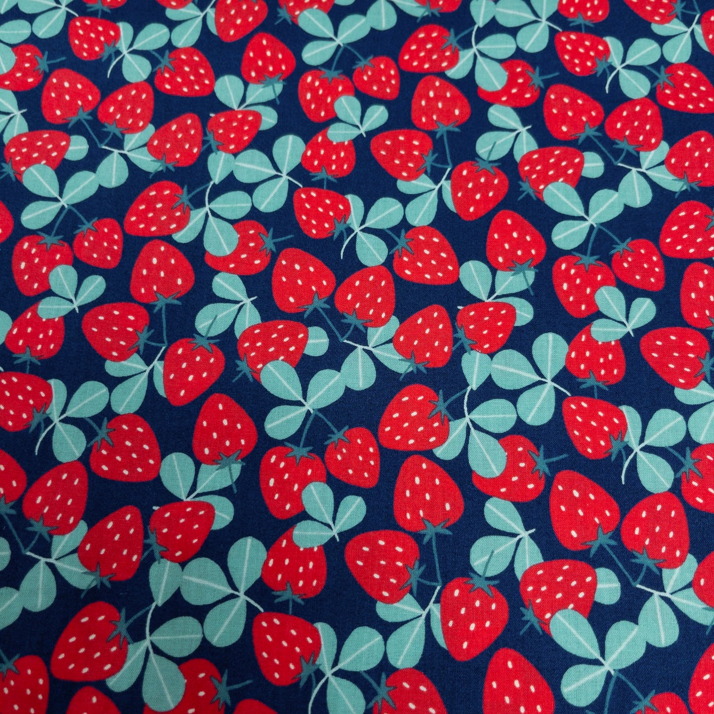 Japan | red strawberry 紅士多啤梨 | cotton printed shirting 純棉