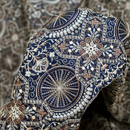 India | halo embroidered fabric 花輪刺繡布