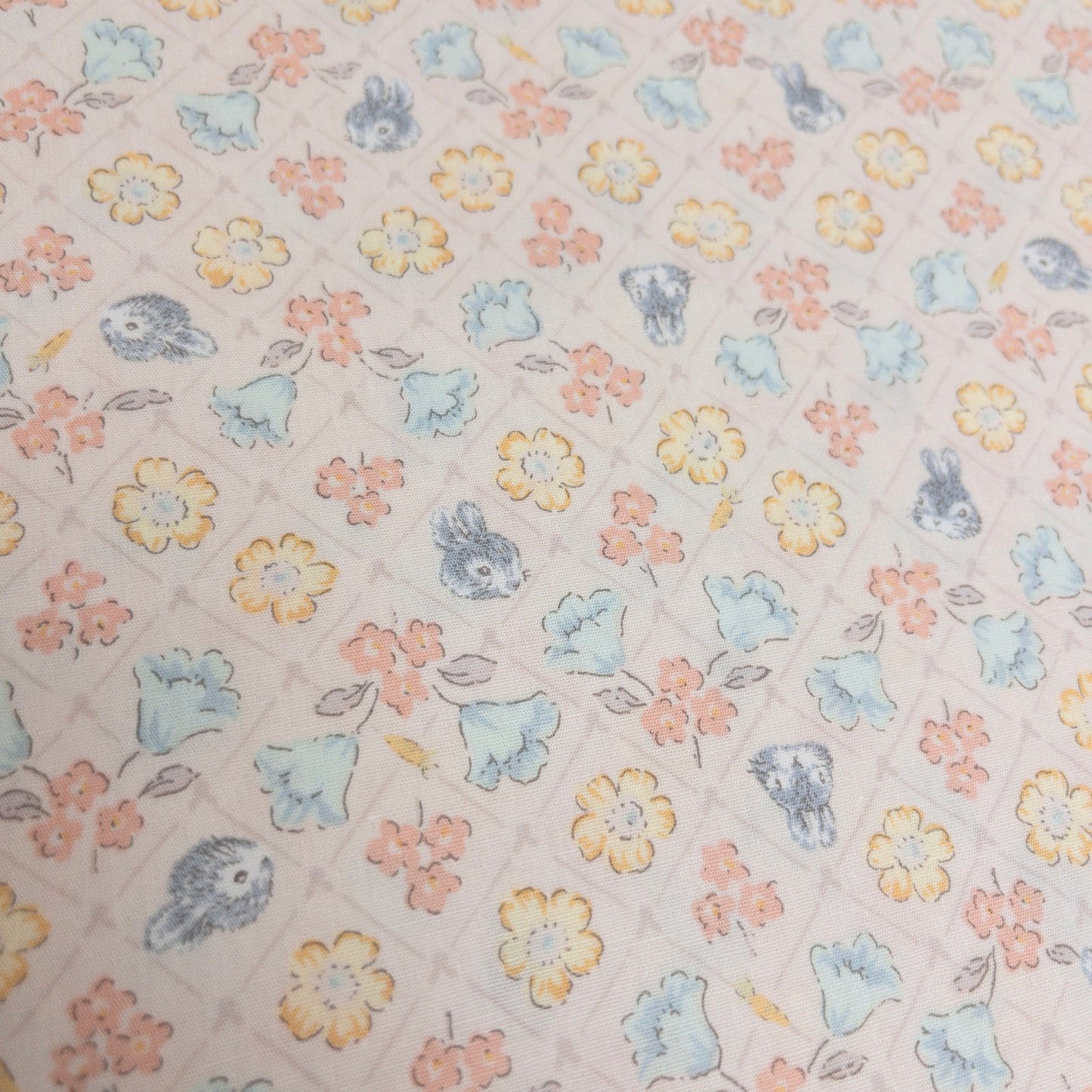 Japan | flowers and rabbit 小灰兔與花朵 | cotton printed broad 純棉