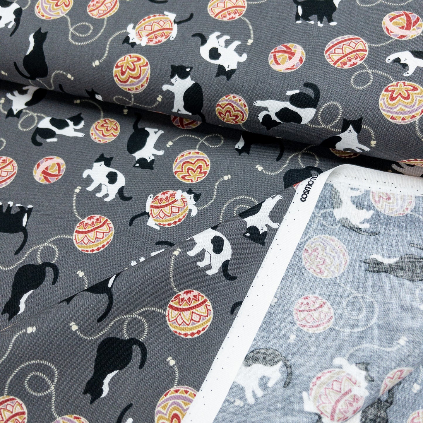 Japan | japanese playing ball's cat 和風波波球貓貓 | cotton printed sheeting 純棉