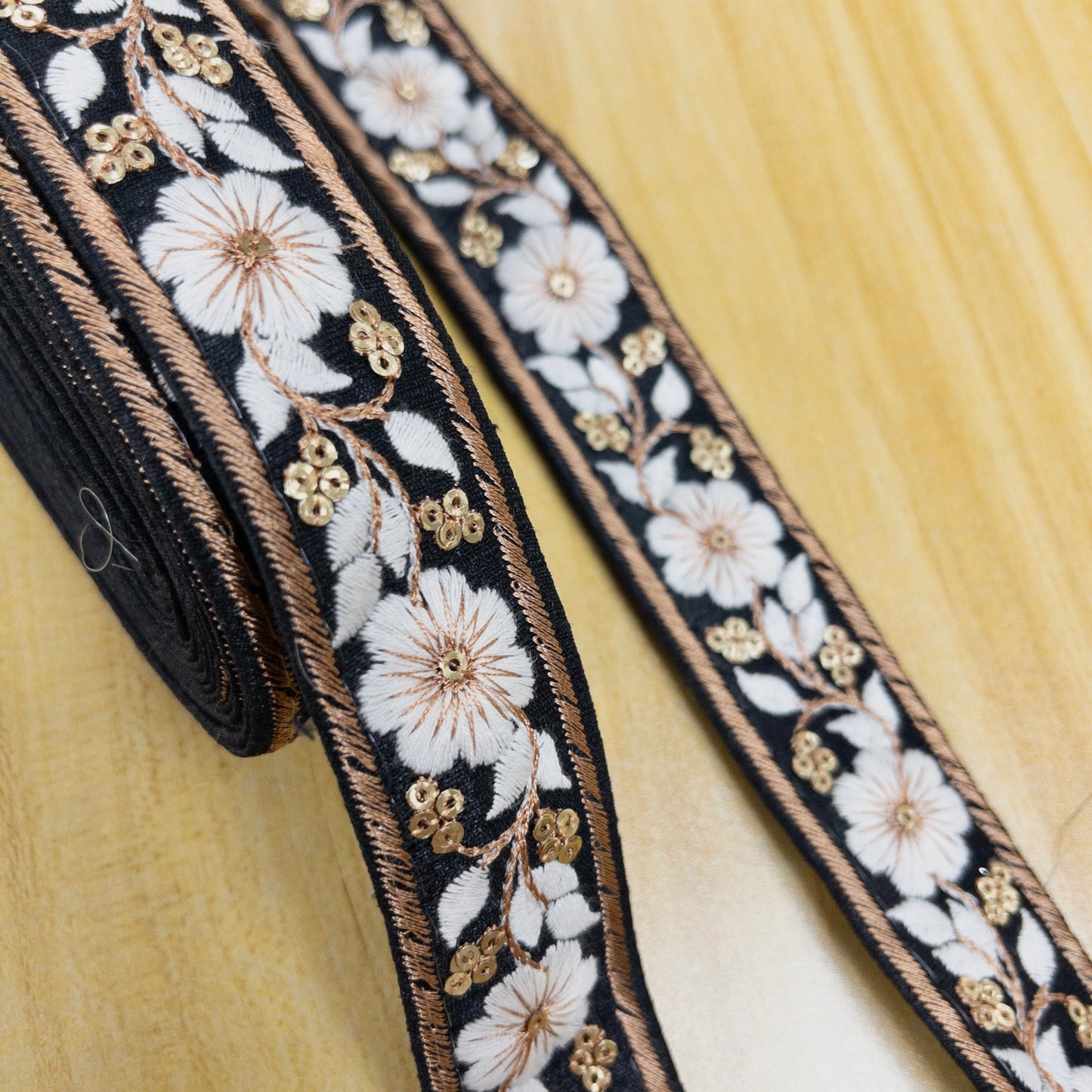 embroidery webbing 刺繡帶 | white thread floral 白線花 3cm