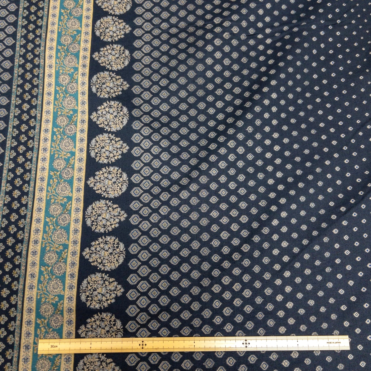 Japan | Ethnic pattern ethnic pattern 民族花圖案 - 花紋 | cotton printed sheeting 純棉