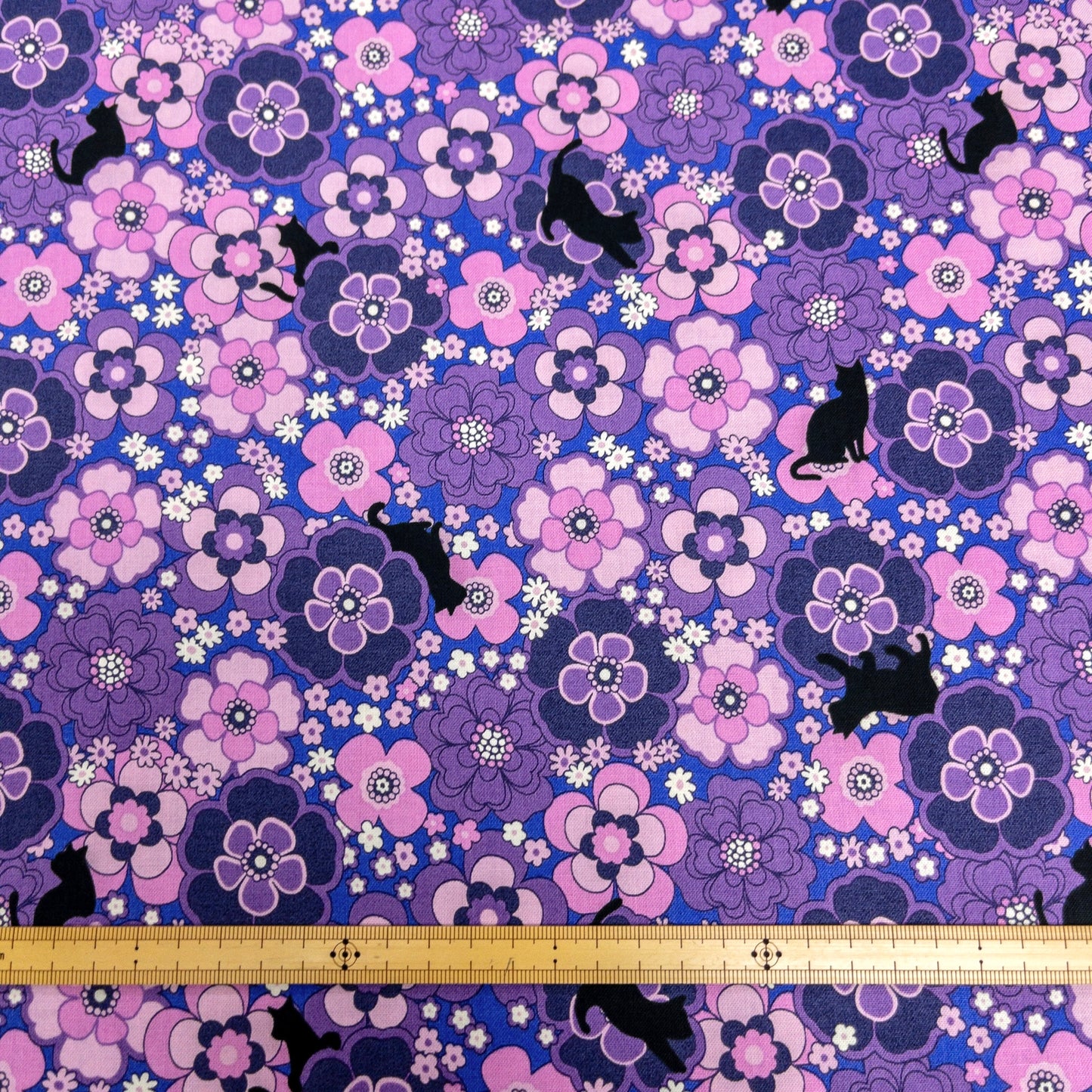 Japan | flowers & black cats 繽紛花朵貓貓 | cotton printed sheeting 純棉