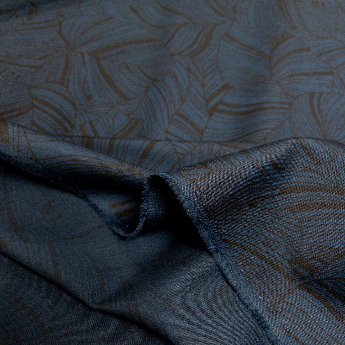 Japan | deep blue leaves 深藍植物暗花 | cotton printed broad 純棉